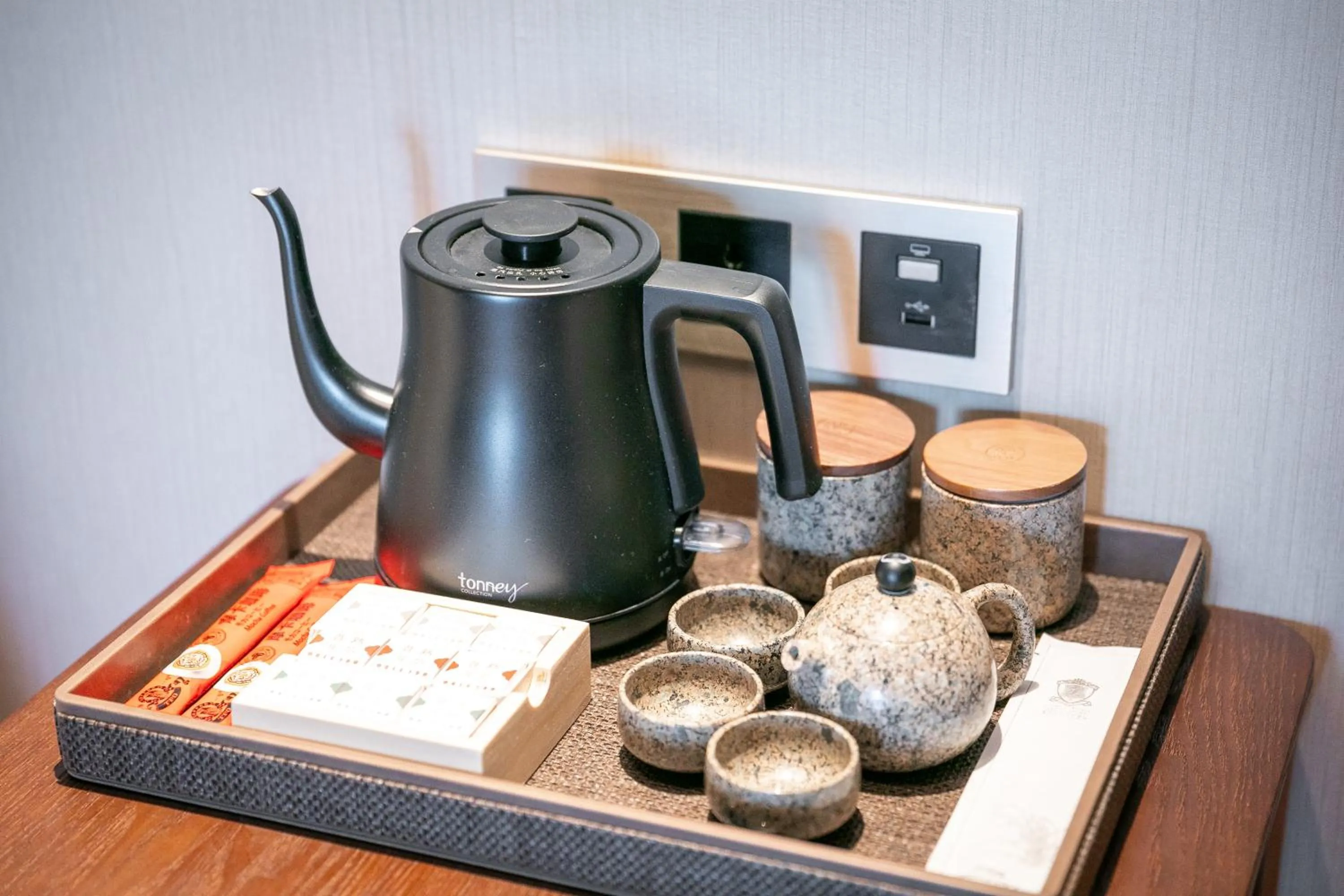 Coffee/tea facilities in G-Luxe by Gloria Taimei Suzhou