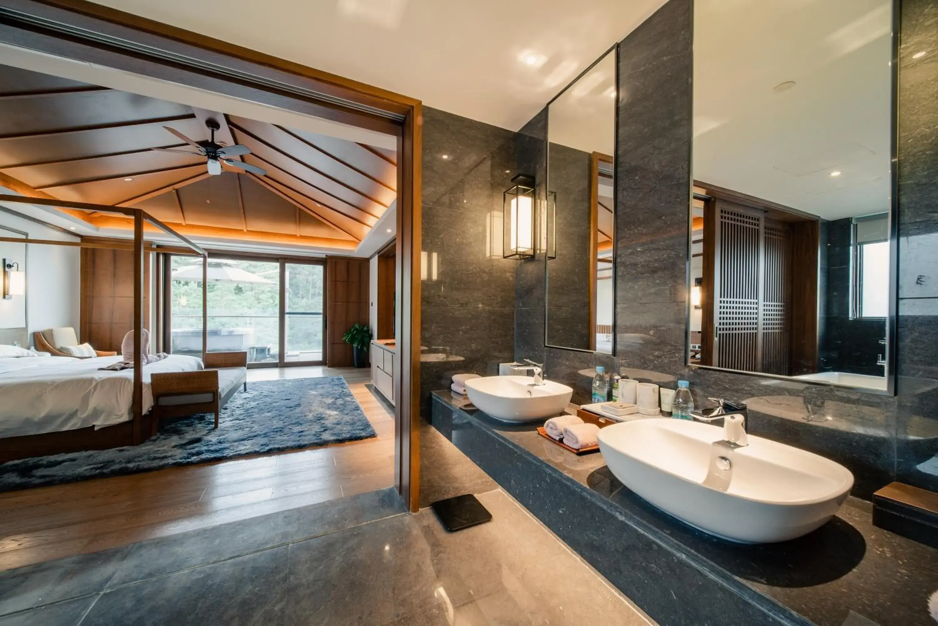 Bathroom, Bed in G-Luxe by Gloria Taimei Suzhou Bathroom, Bed in G-Luxe by Gloria Taimei Suzhou