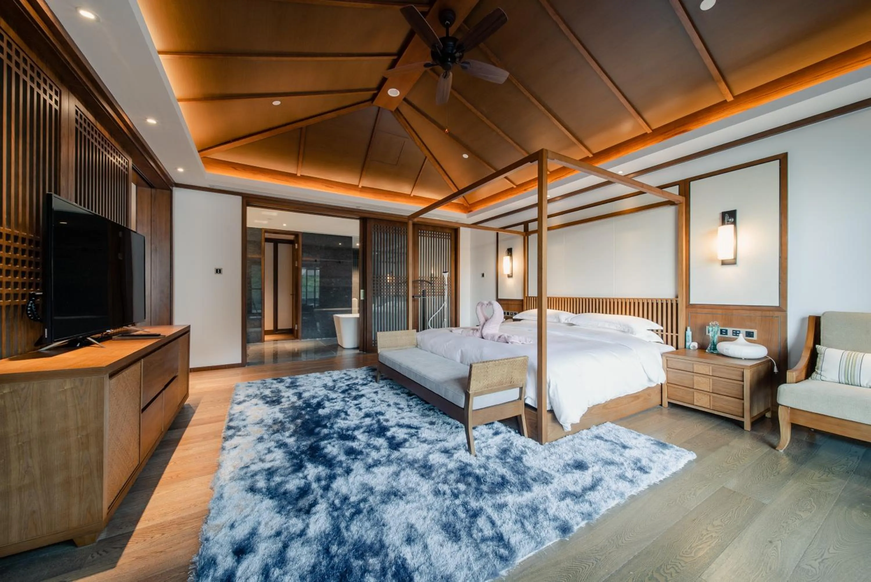 Bedroom, Bed in G-Luxe by Gloria Taimei Suzhou