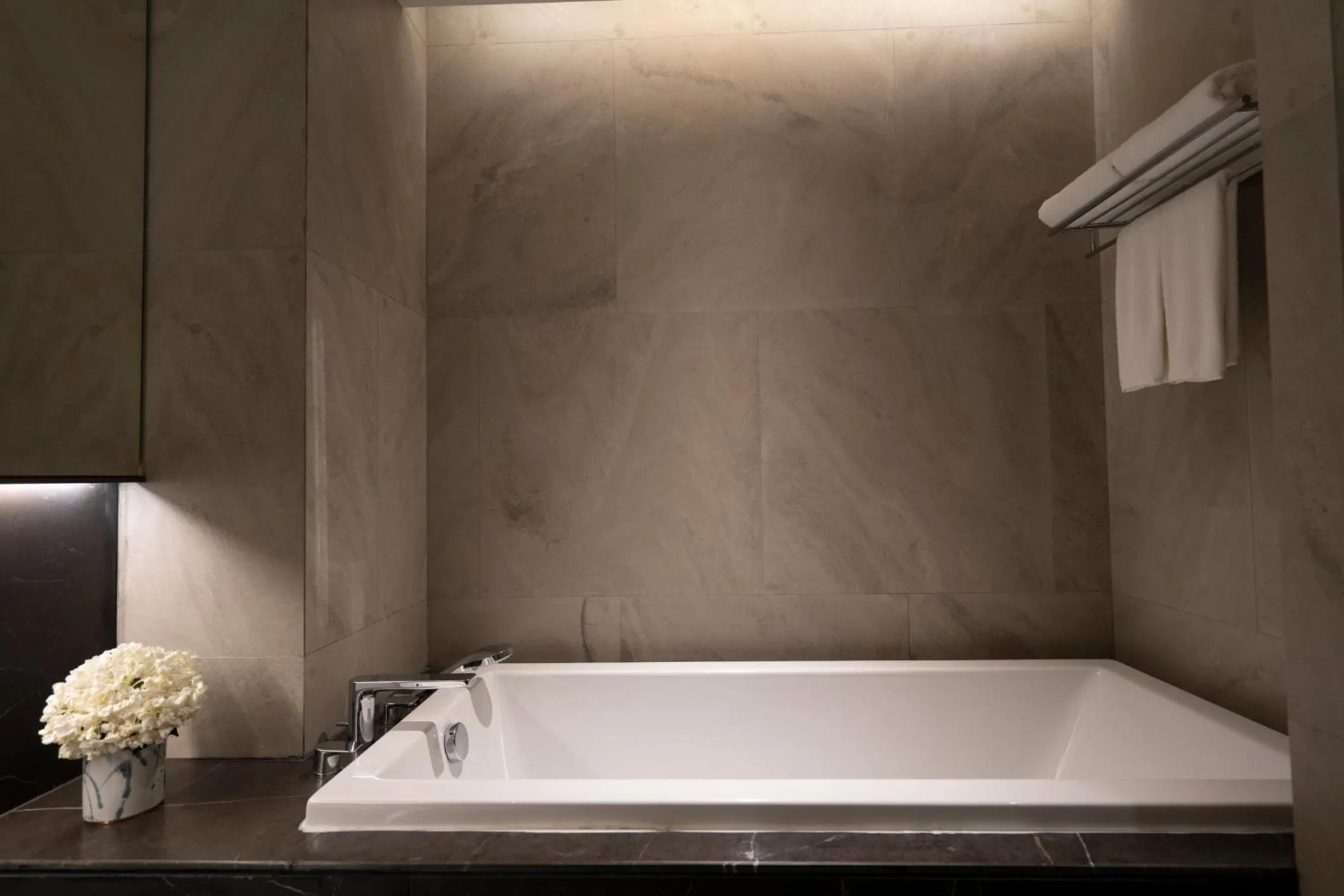 Bathroom in Walton Suites Sukhumvit