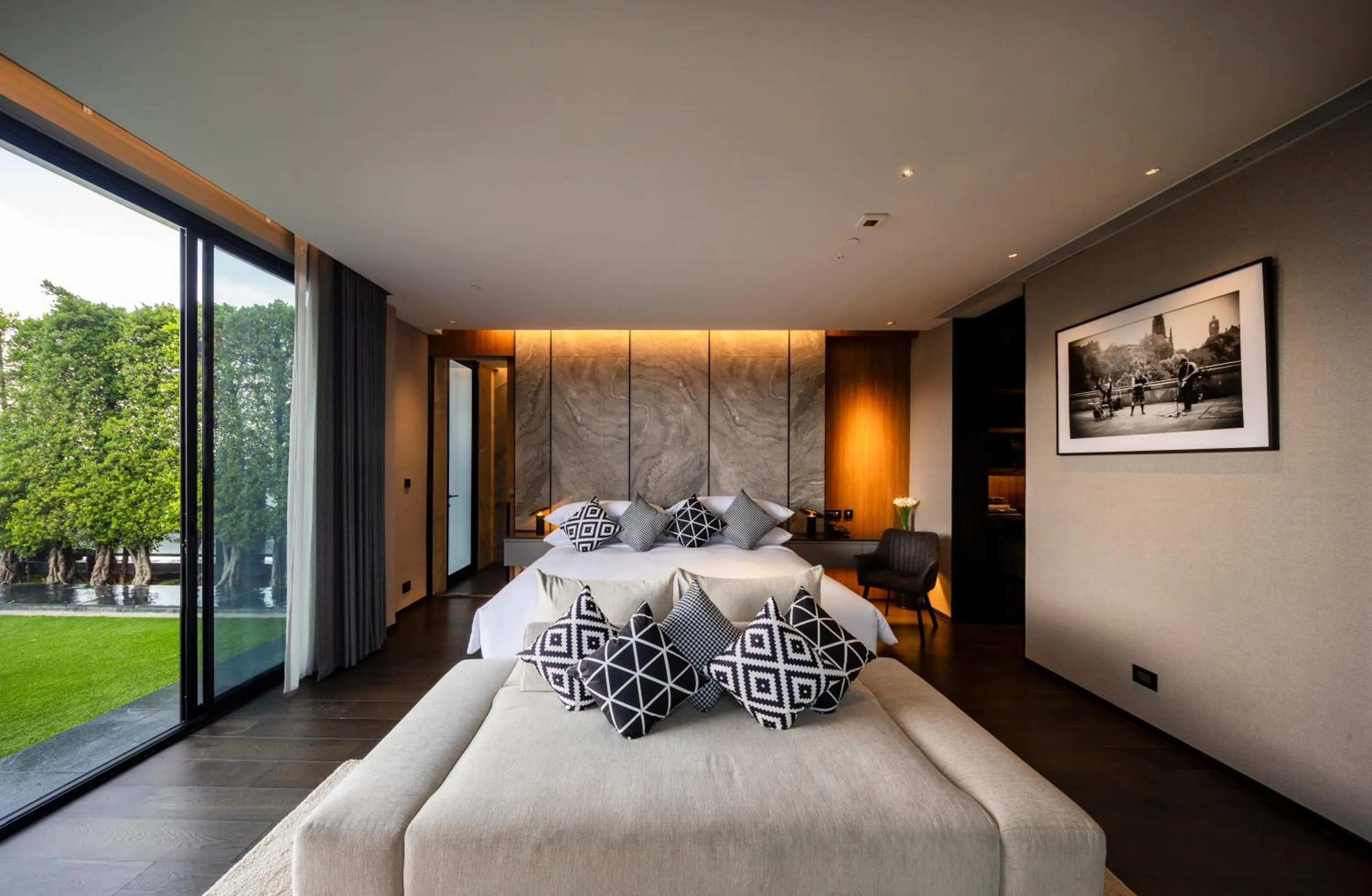 Bed in Walton Suites Sukhumvit