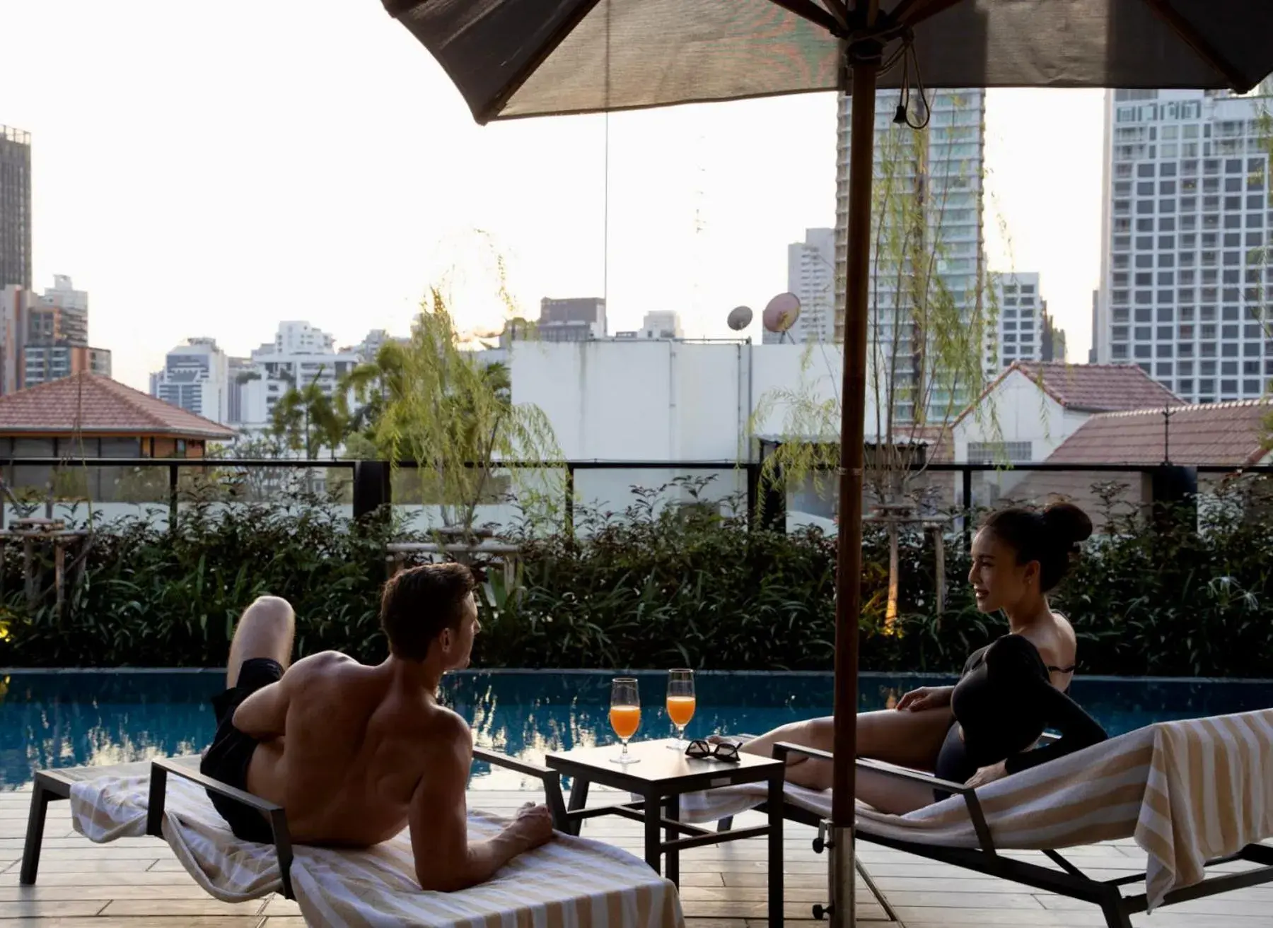 Swimming pool in Walton Suites Sukhumvit Swimming pool in Walton Suites Sukhumvit