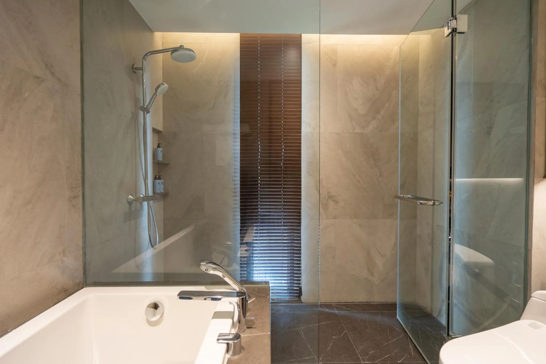Shower in Walton Suites Sukhumvit