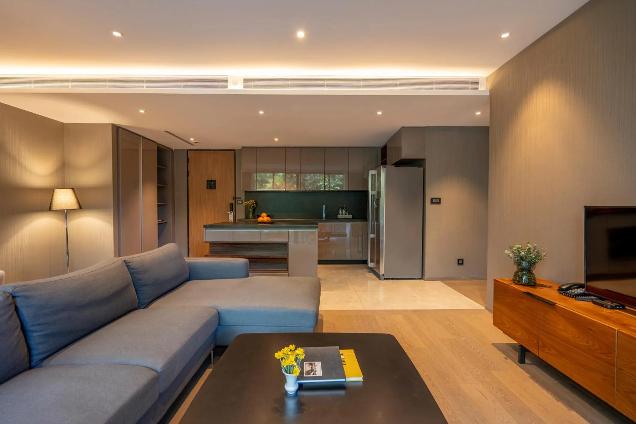 TV and multimedia in Walton Suites Sukhumvit