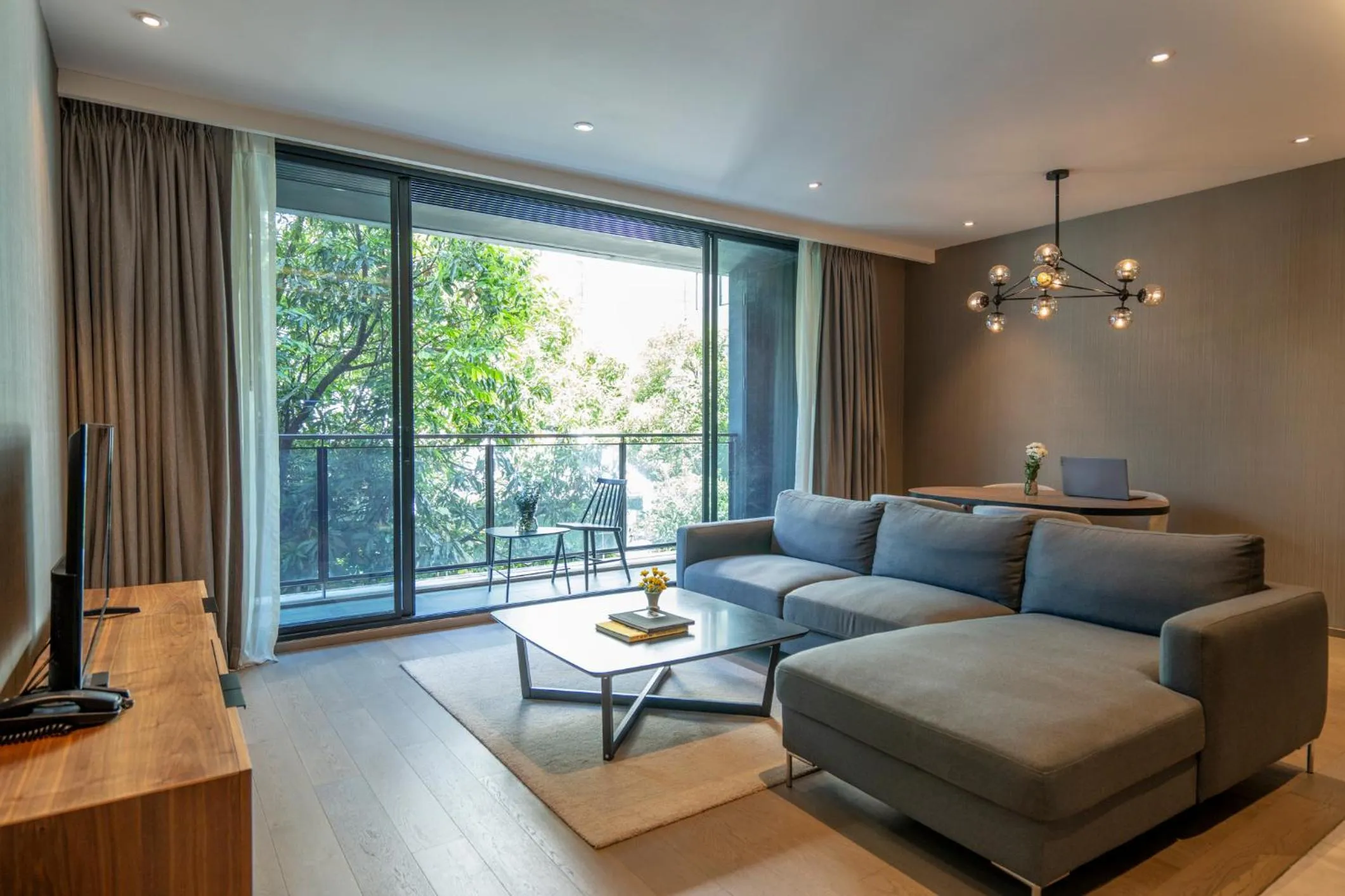 TV and multimedia in Walton Suites Sukhumvit