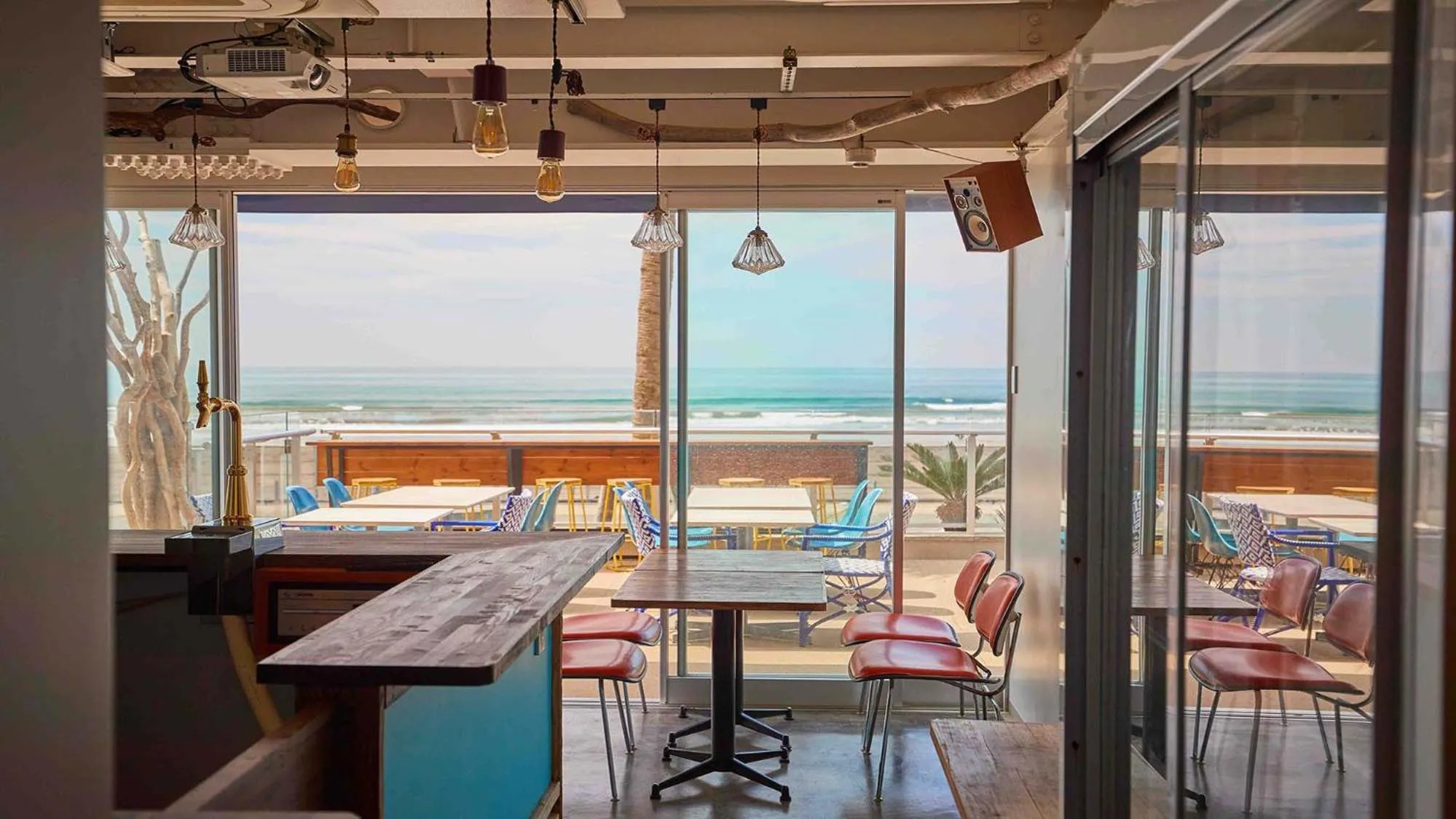 Dining area in zaimokuza seasons