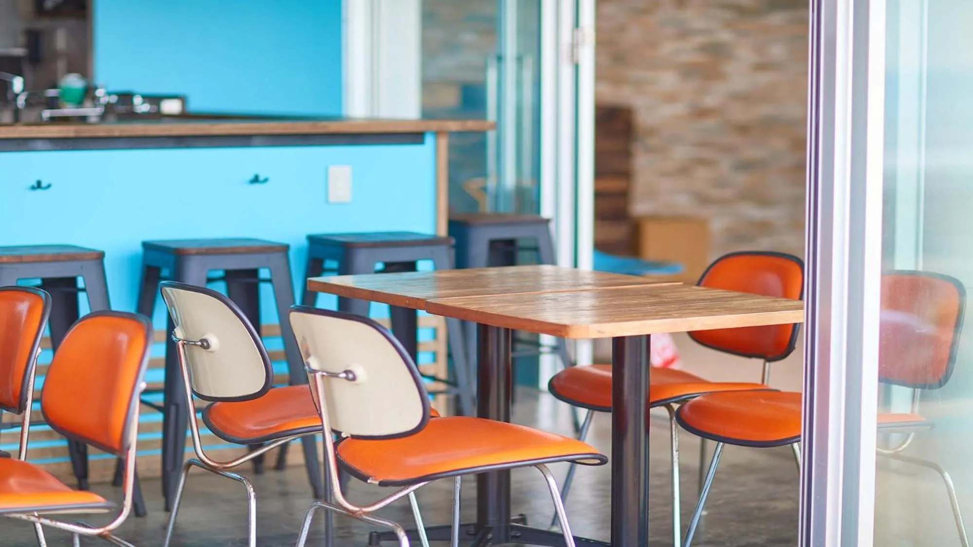 Restaurant/places to eat in zaimokuza seasons