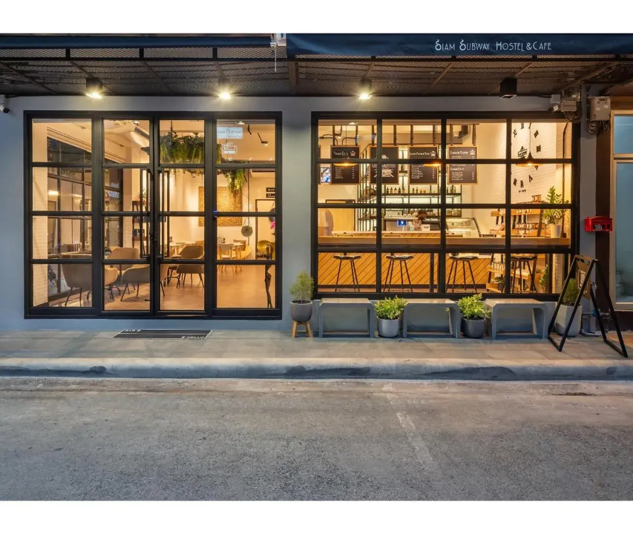 Facade/entrance in Siam Subway Hostel and Café Facade/entrance in Siam Subway Hostel and Café
