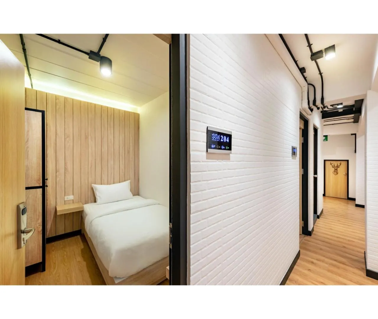 Photo of the whole room, Bed in Siam Subway Hostel and Café