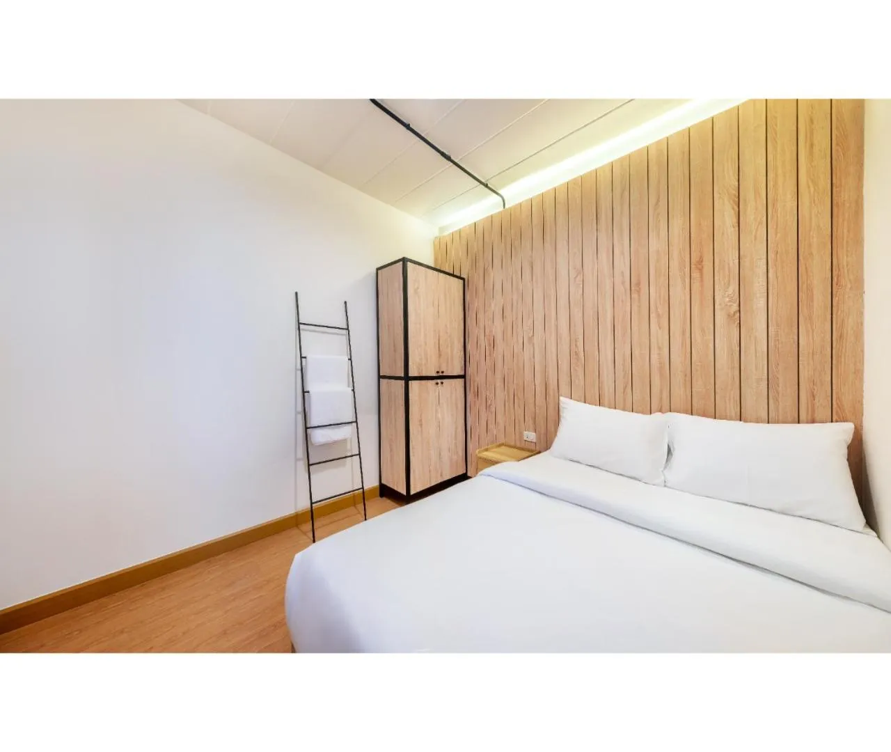 Bed in Siam Subway Hostel and Café