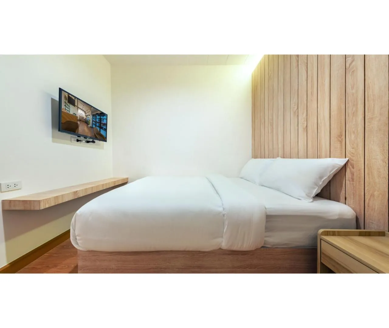 Bed in Siam Subway Hostel and Café