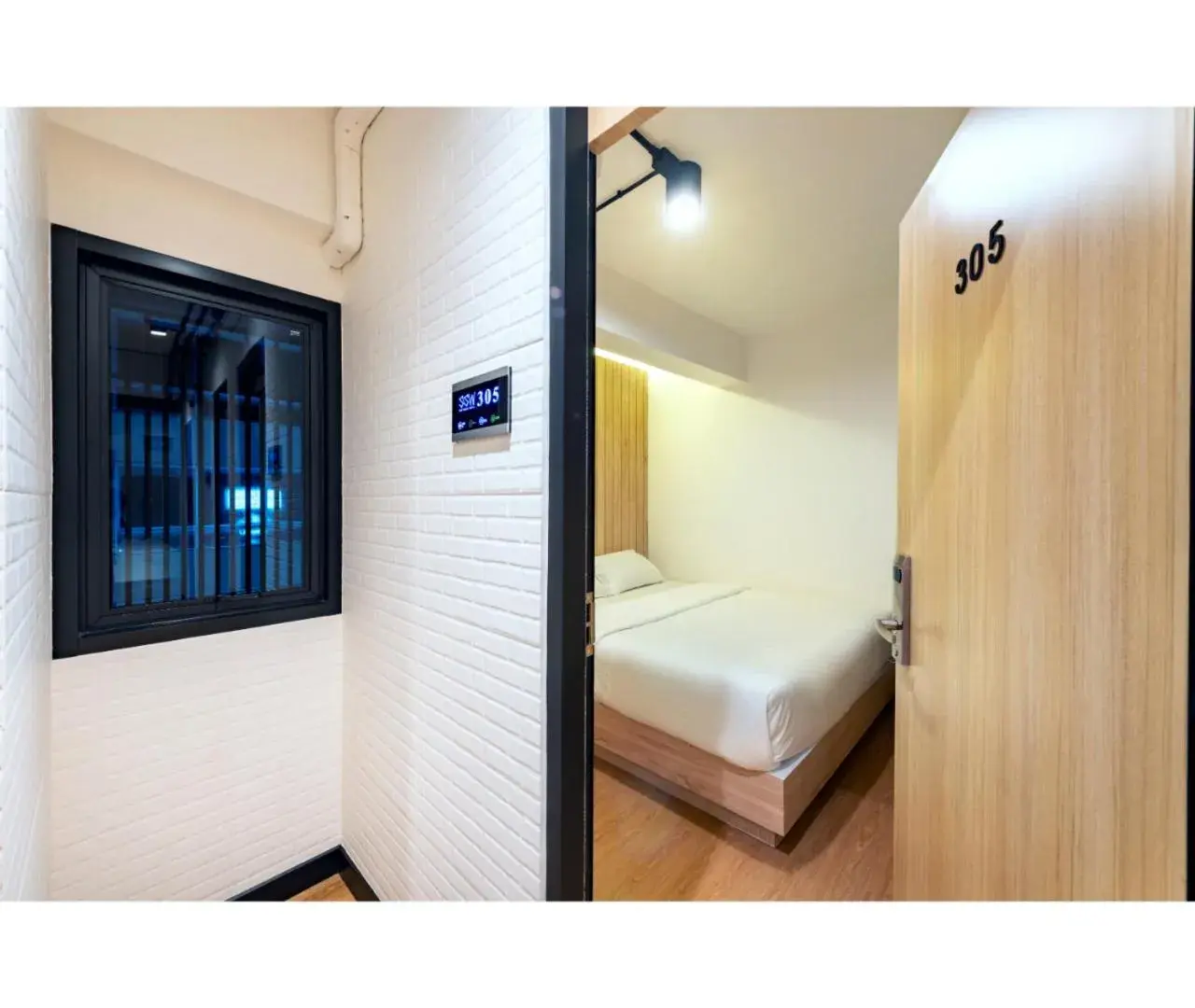 Facade/entrance, Bed in Siam Subway Hostel and Café Facade/entrance, Bed in Siam Subway Hostel and Café