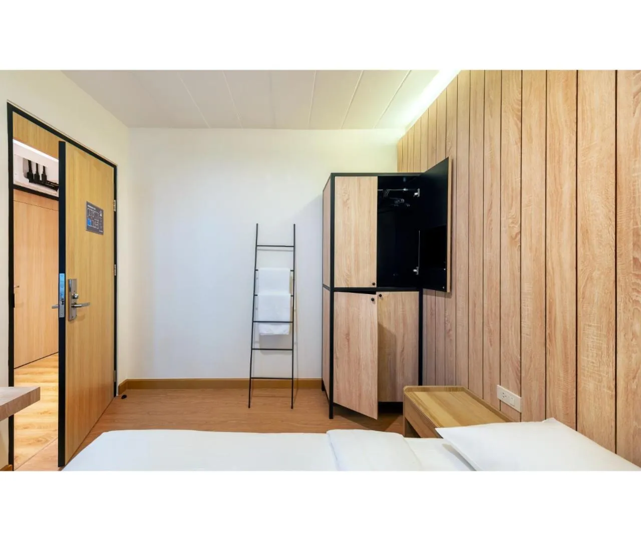 towels in Siam Subway Hostel and Café