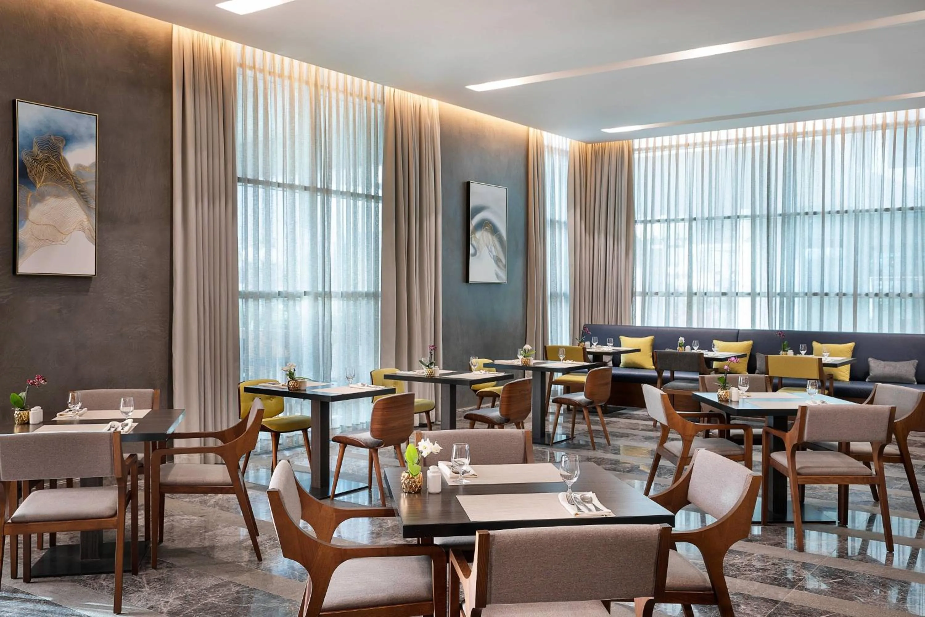 Restaurant/places to eat in Courtyard by Marriott Riyadh Northern Ring Road