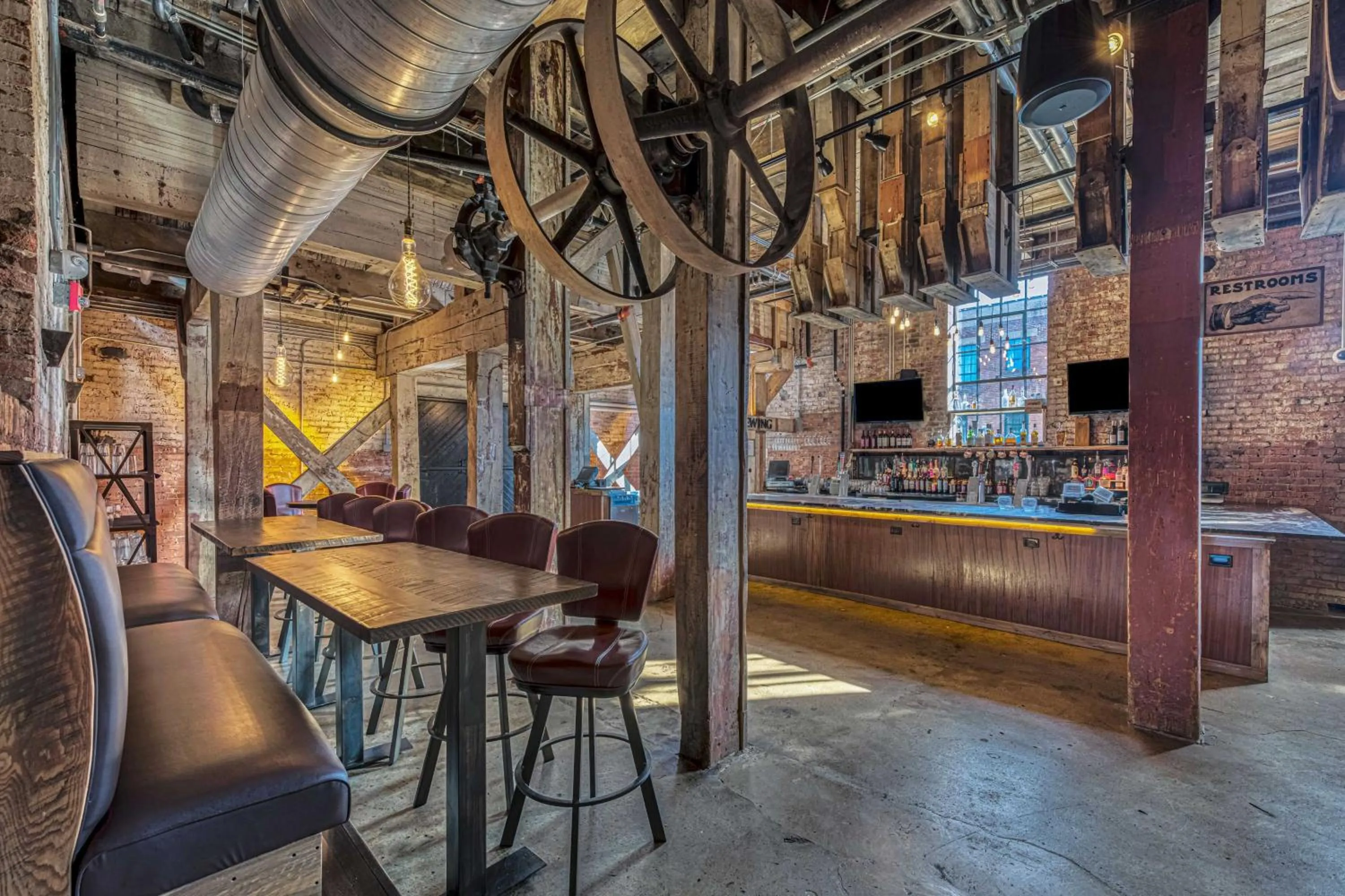 Lounge or bar in The Sessions Hotel, Bristol, a Tribute Portfolio Hotel