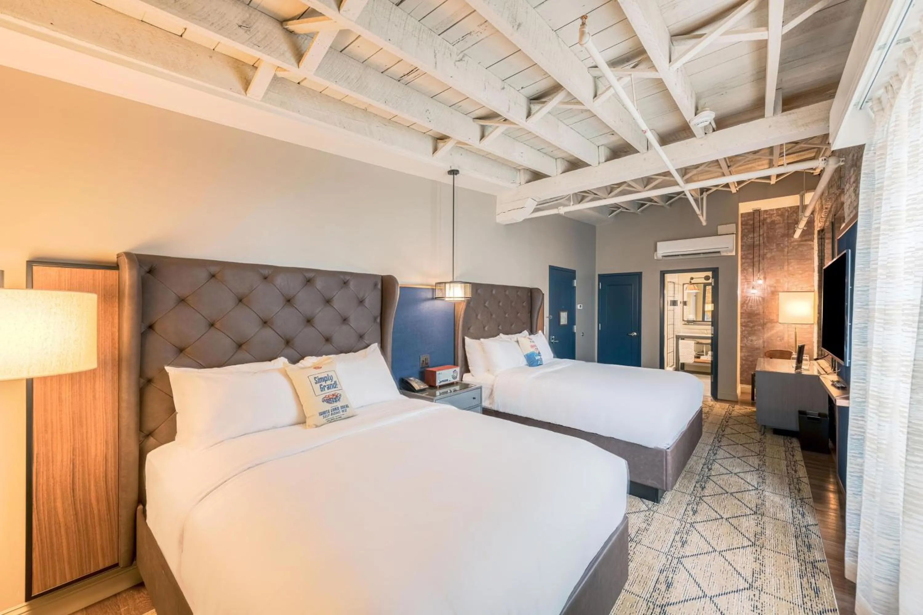 Photo of the whole room, Bed in The Sessions Hotel, Bristol, a Tribute Portfolio Hotel