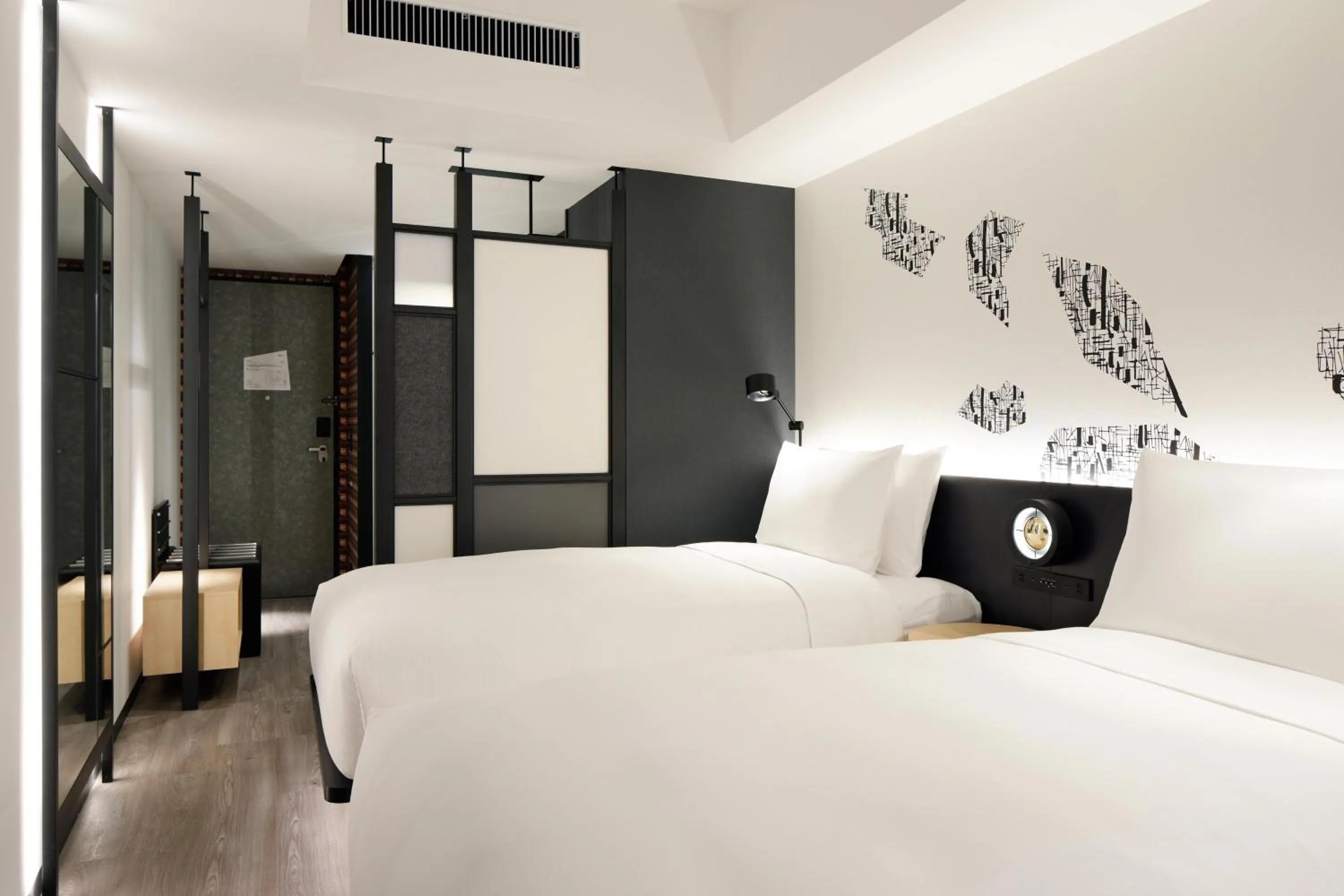 Photo of the whole room, Bed in Aloft Tokyo Ginza