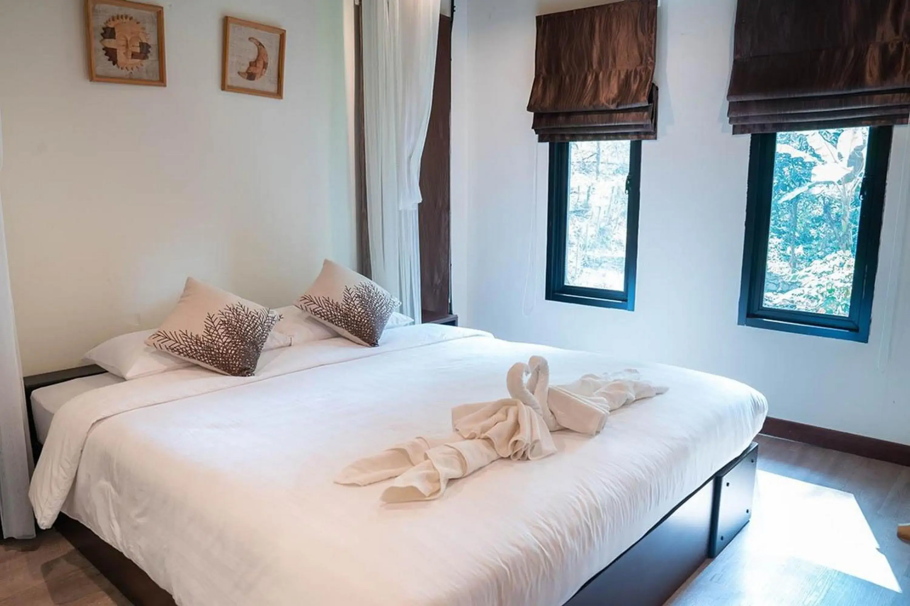 Photo of the whole room, Bed in Bhupimarn Garden House Photo of the whole room, Bed in Bhupimarn Garden House