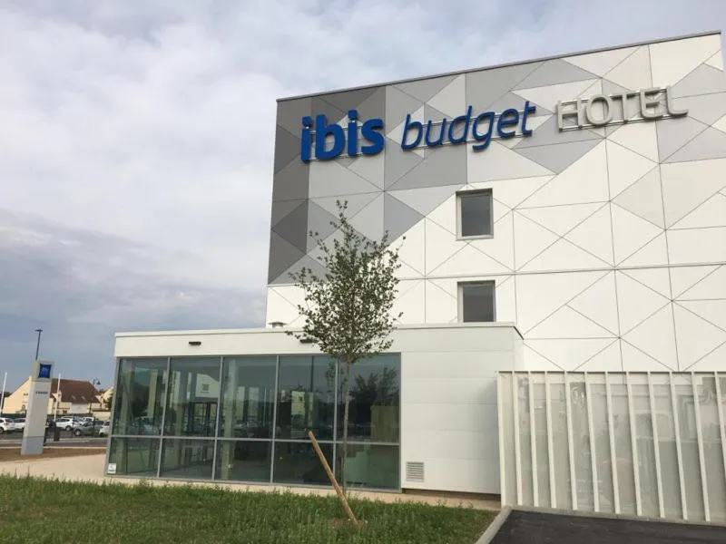 Facade/entrance in ibis budget Beauvais Aeroport
