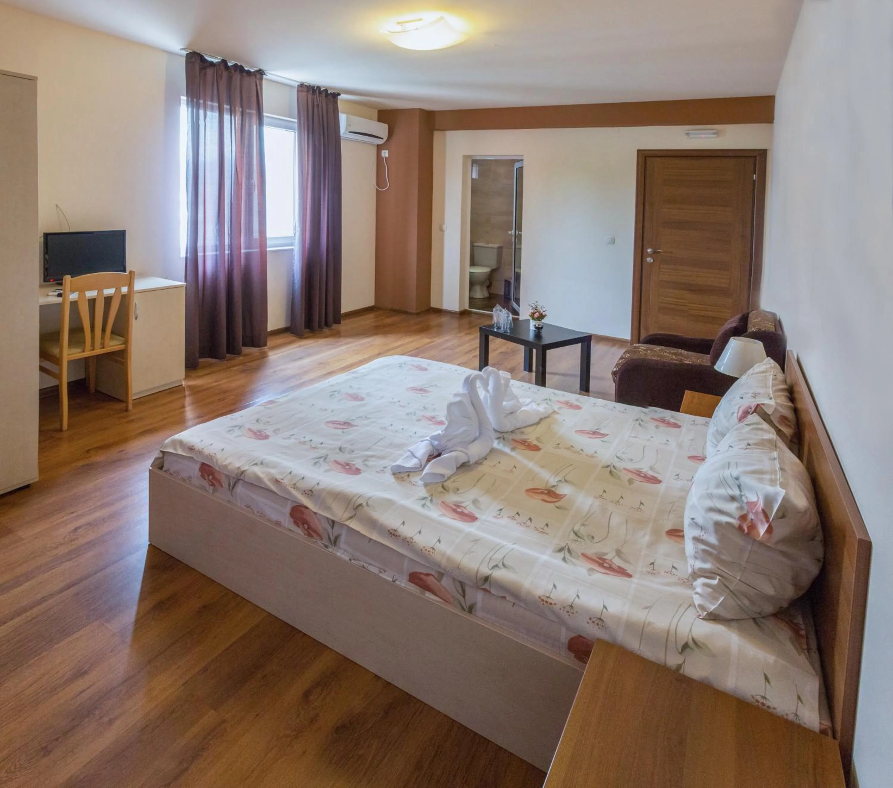 Hotel West