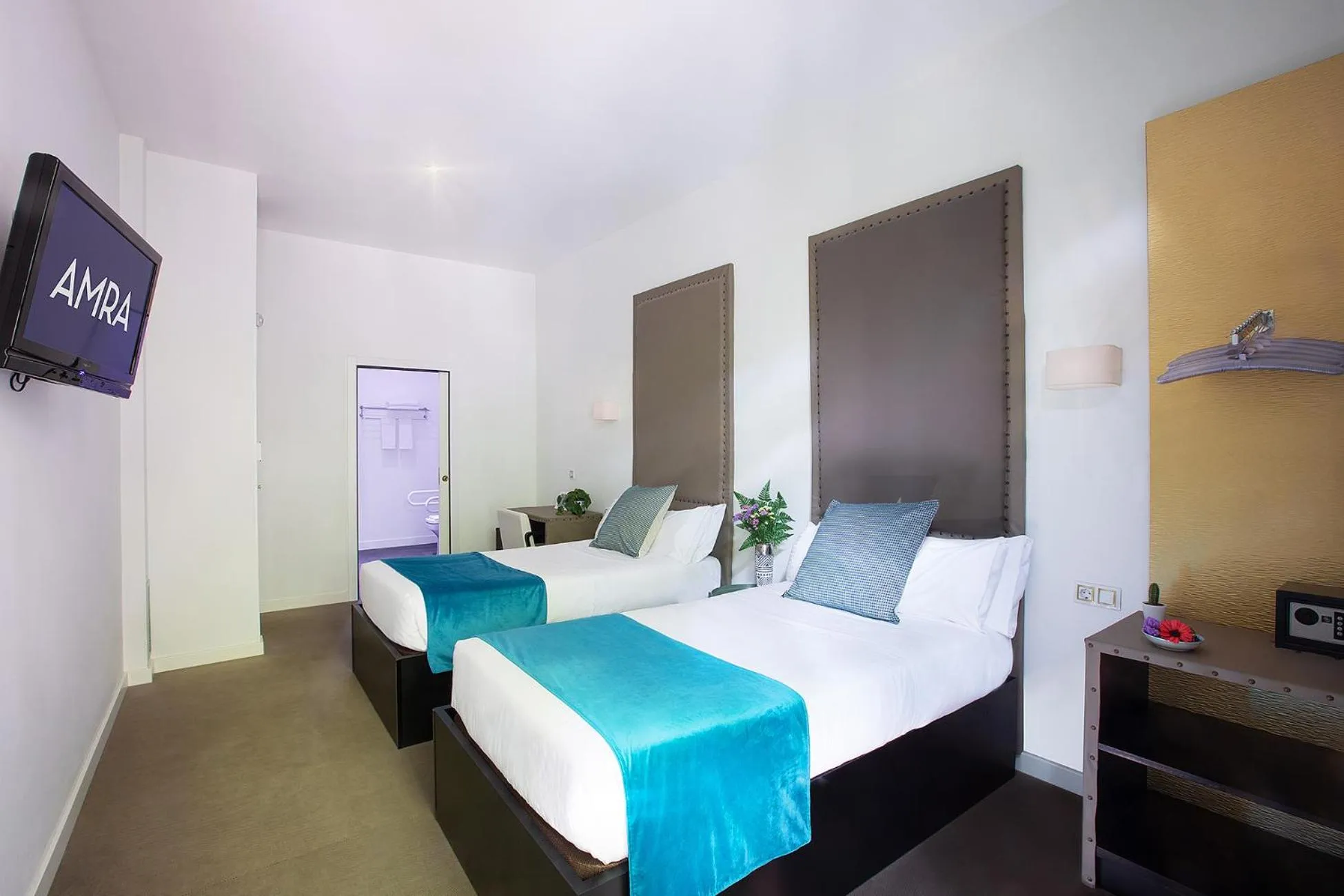 Bed in Amra Barcelona Caspe