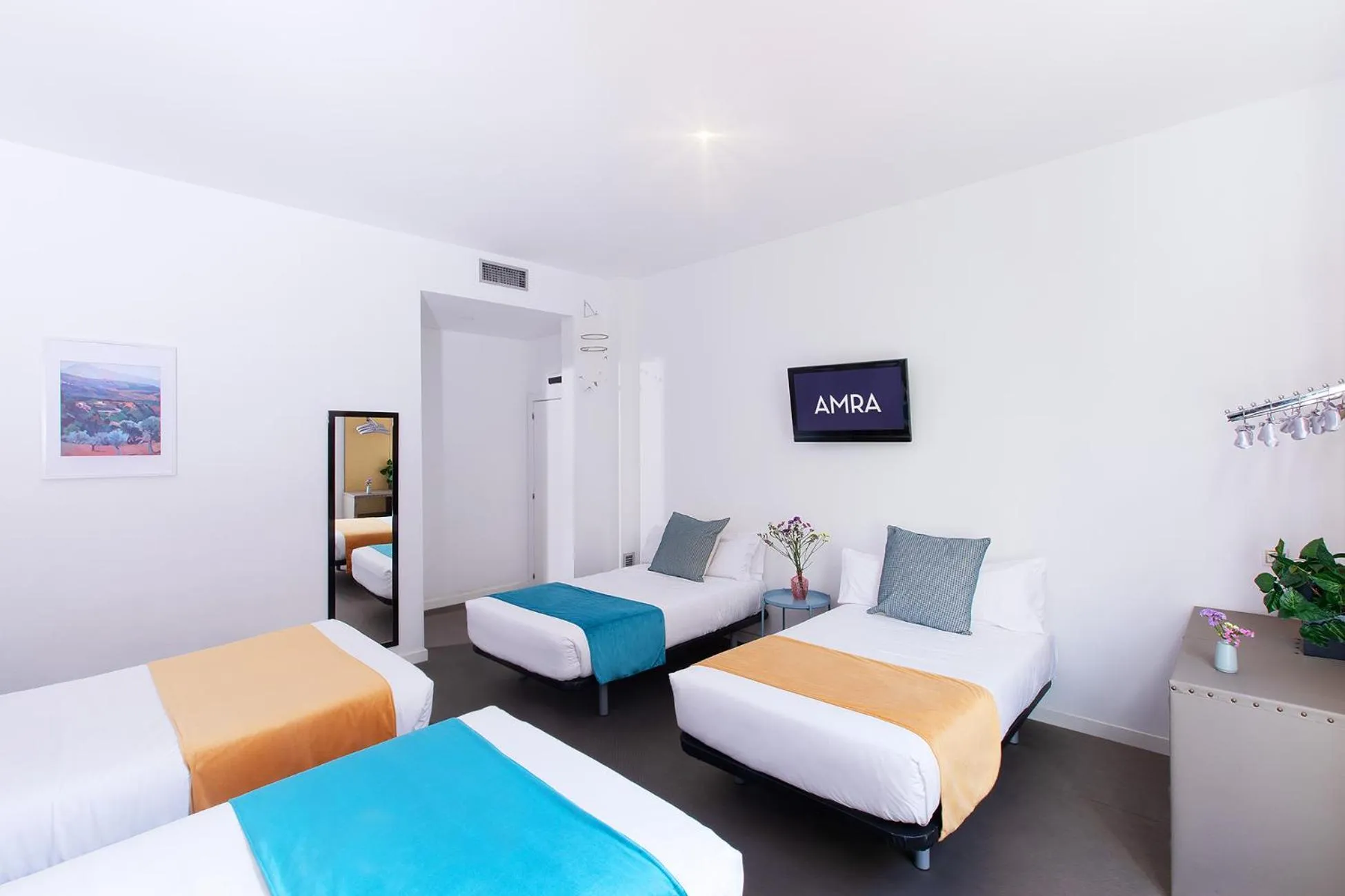 Bed in Amra Barcelona Caspe