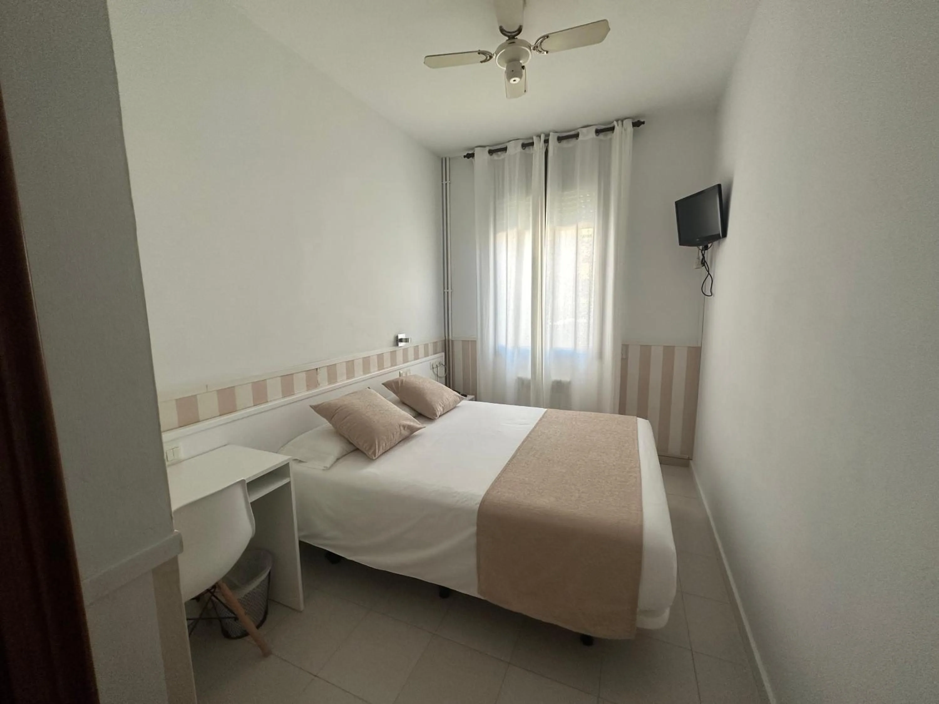 Photo of the whole room, Bed in Hotel Torino