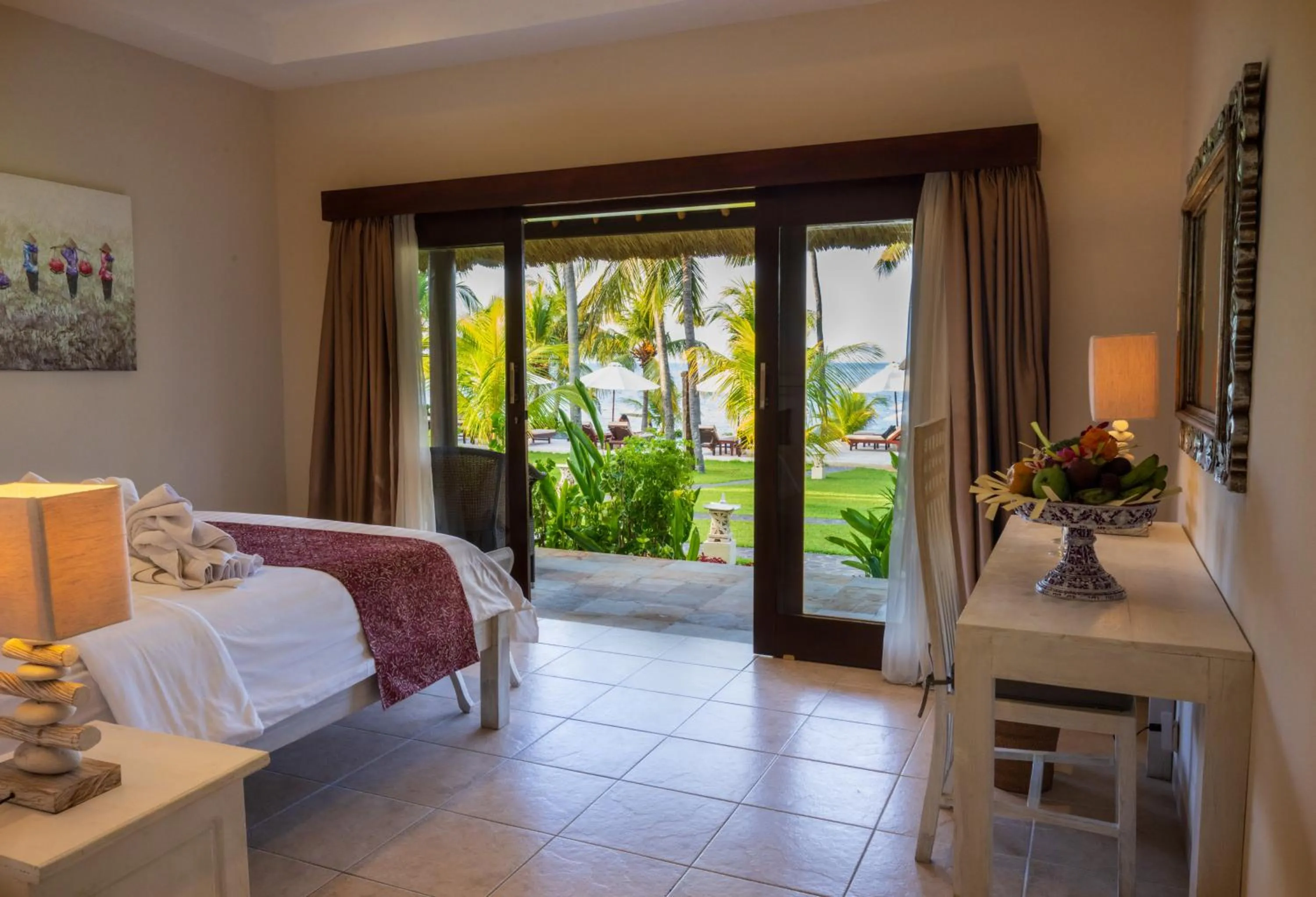 Photo of the whole room, Bed in Kubu Indah Dive & Spa Resort