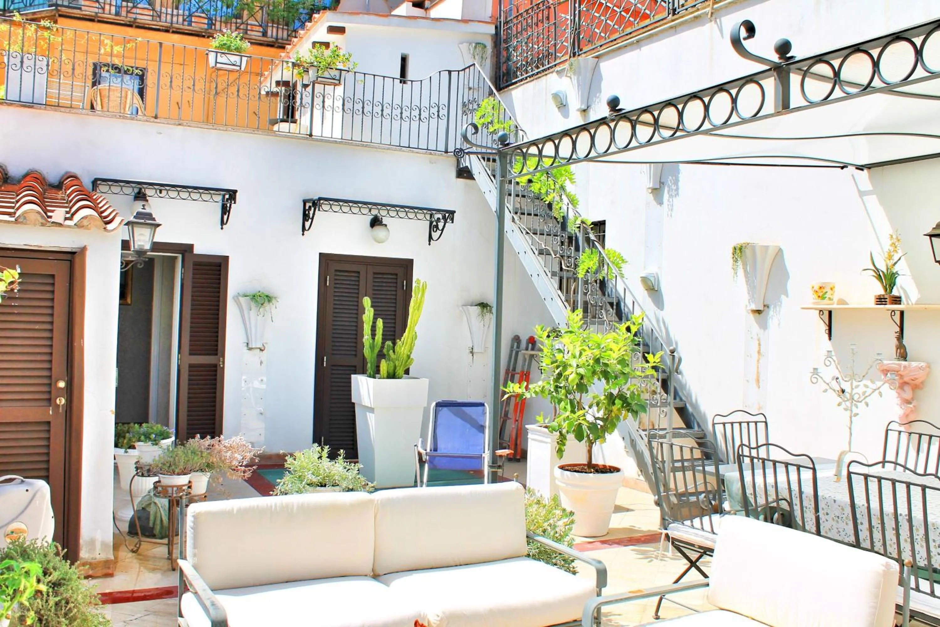 Balcony/Terrace in Di Rienzo Pantheon Palace