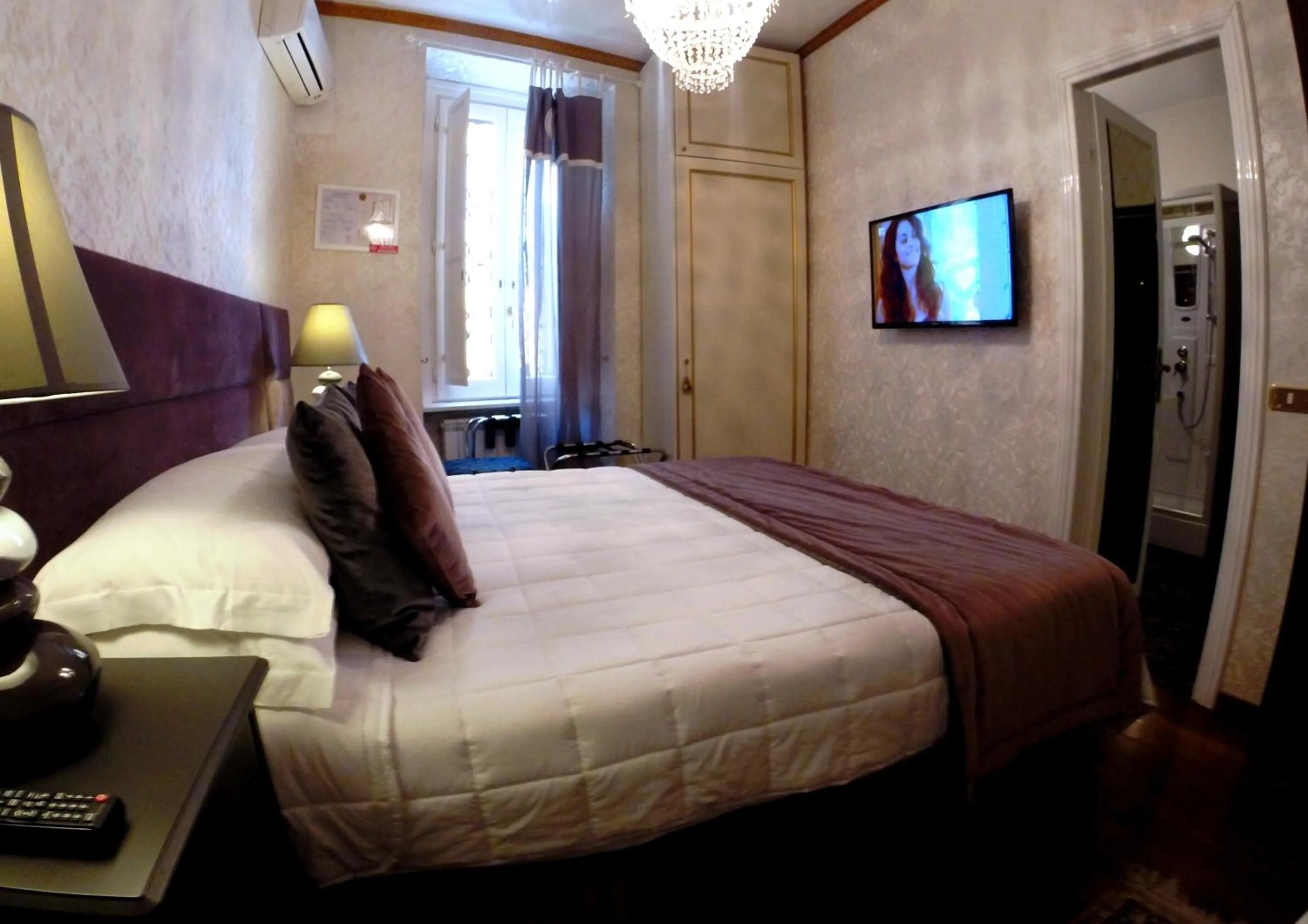 Bedroom, Bed in Di Rienzo Pantheon Palace