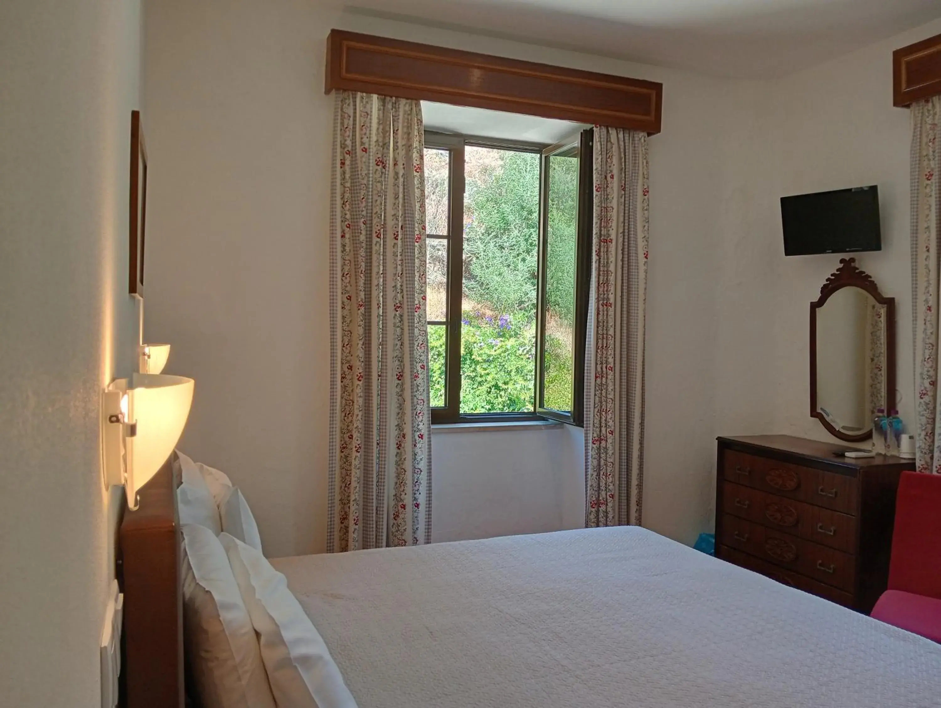 Standard Double Room in Albergaria do Lageado Standard Double Room in Albergaria do Lageado