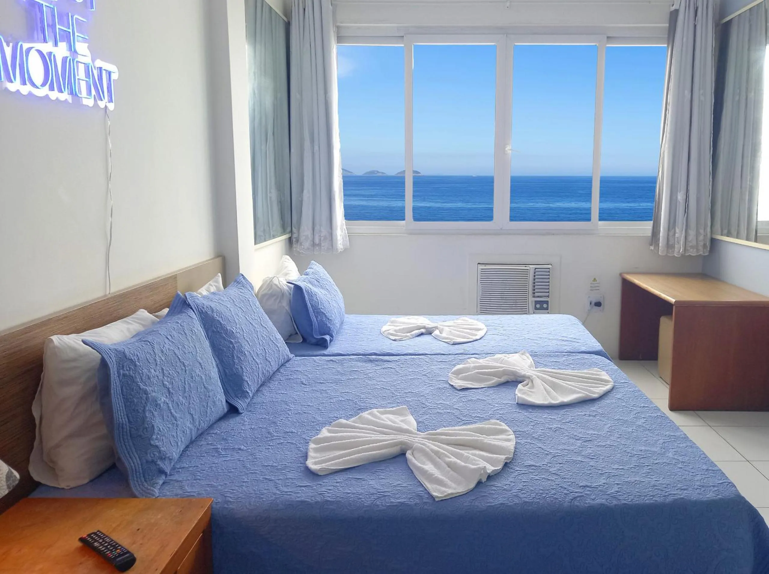 Bed in Studio com Janela para o Mar TC1203