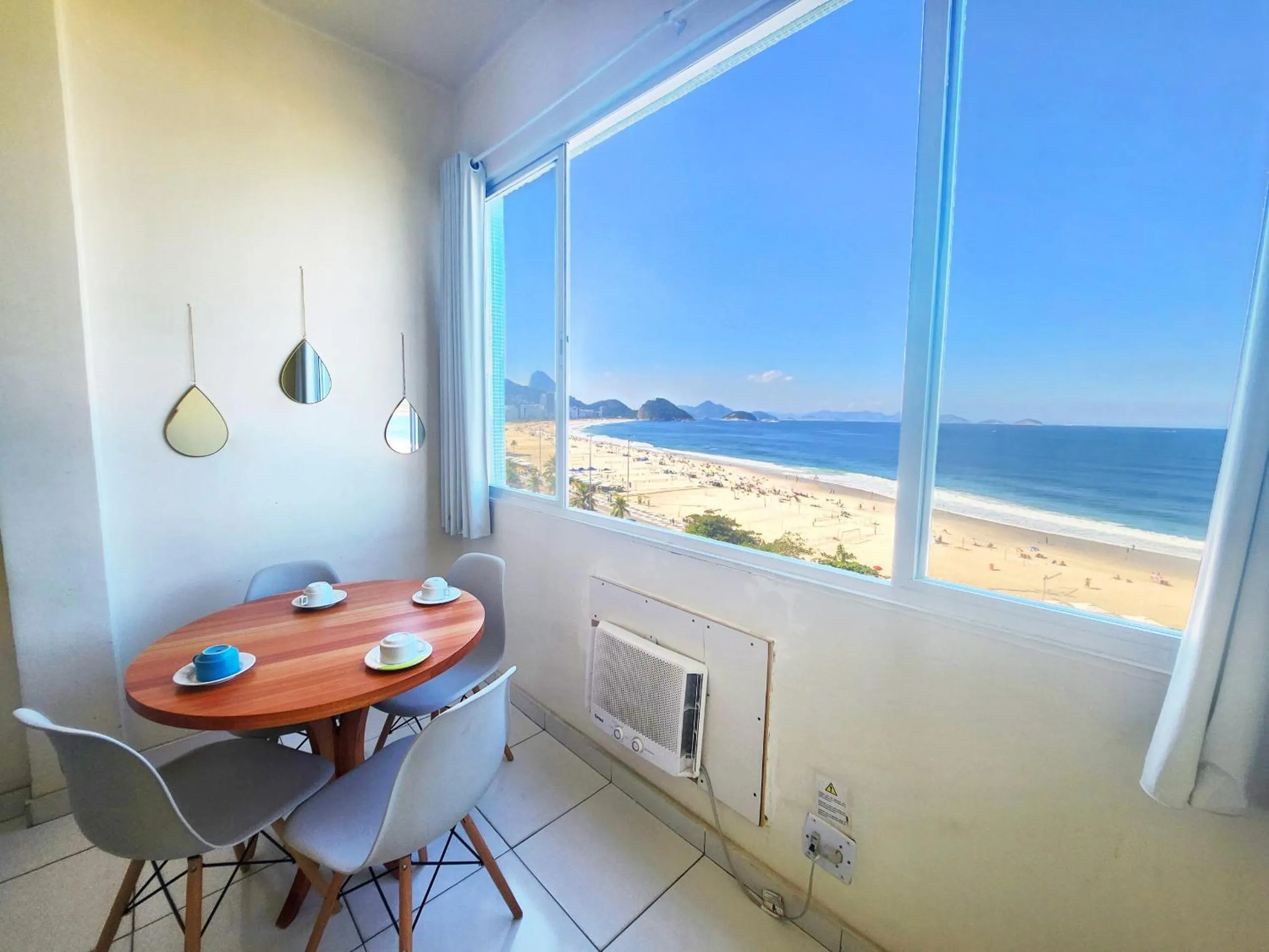 Charmoso Studio na Areia de Copacabana TC801