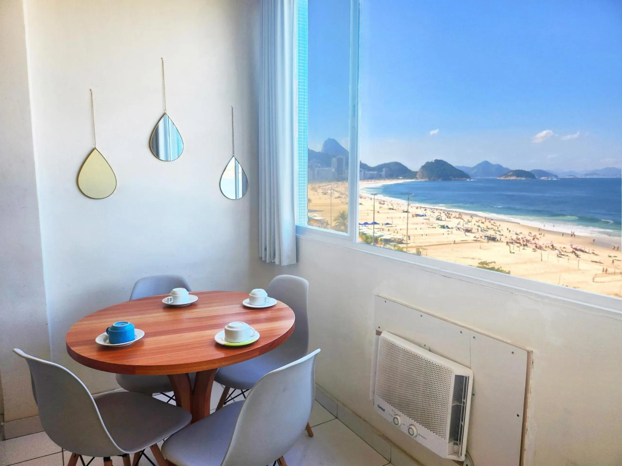 Charmoso Studio na Areia de Copacabana TC801