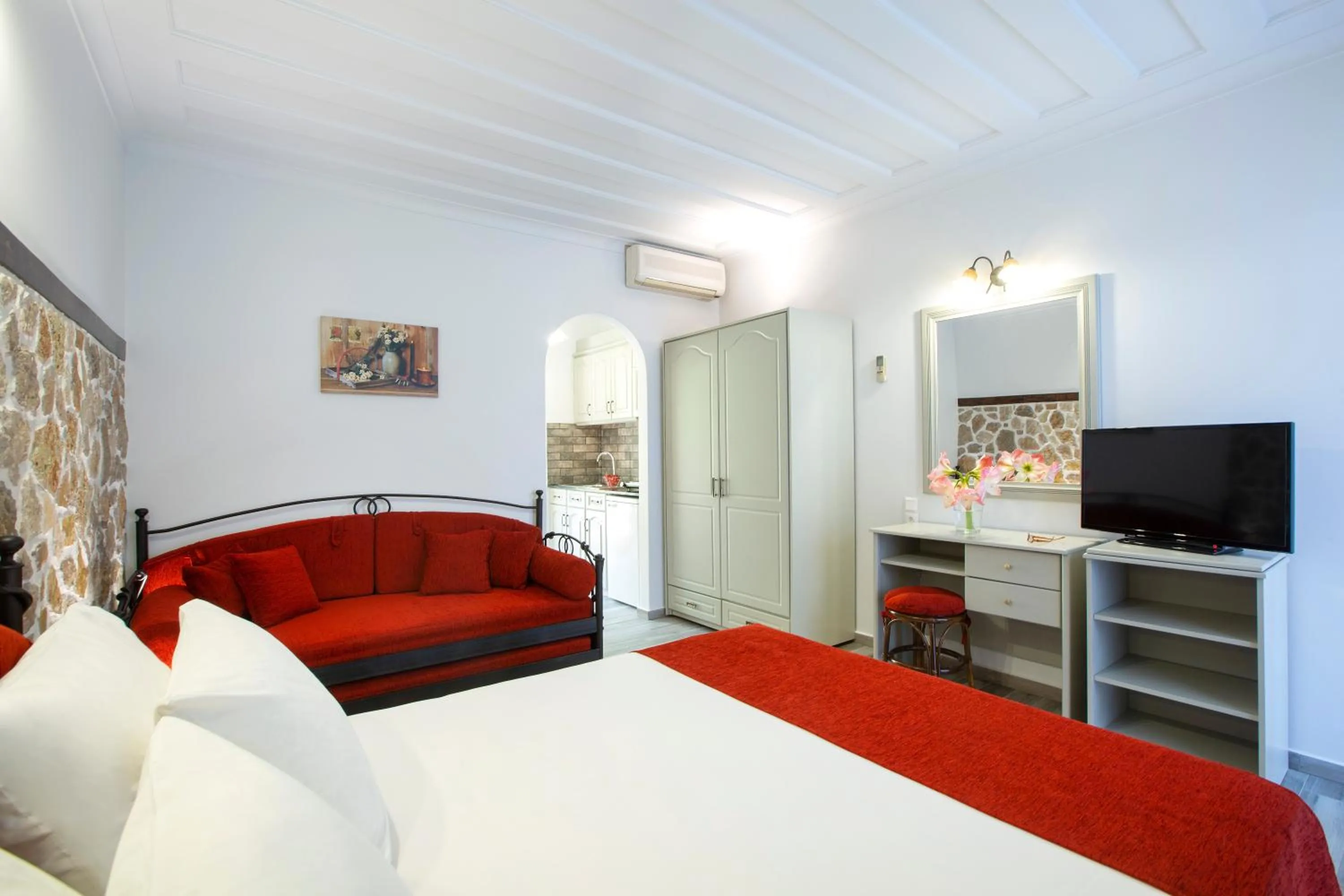 Photo of the whole room, Bed in Villa Elia Resort