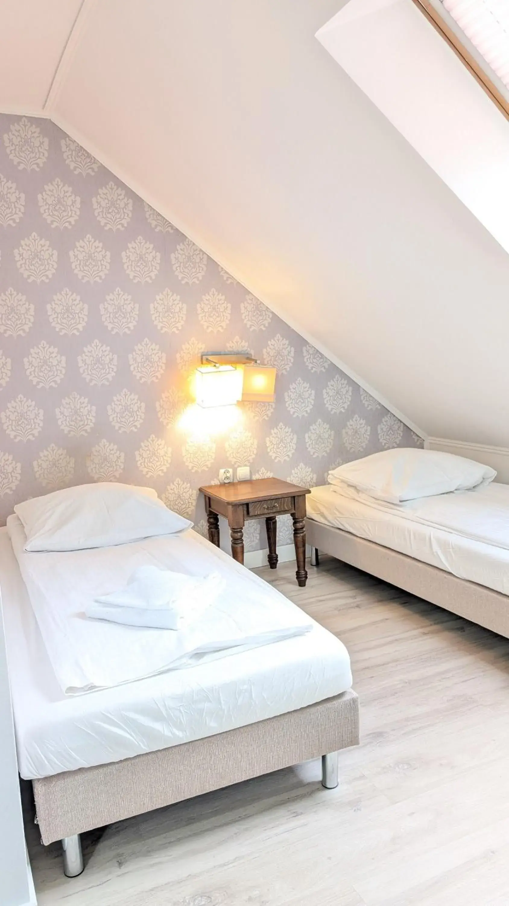 Twin Room with Shower in Rezydencja Dwór Górny Twin Room with Shower in Rezydencja Dwór Górny