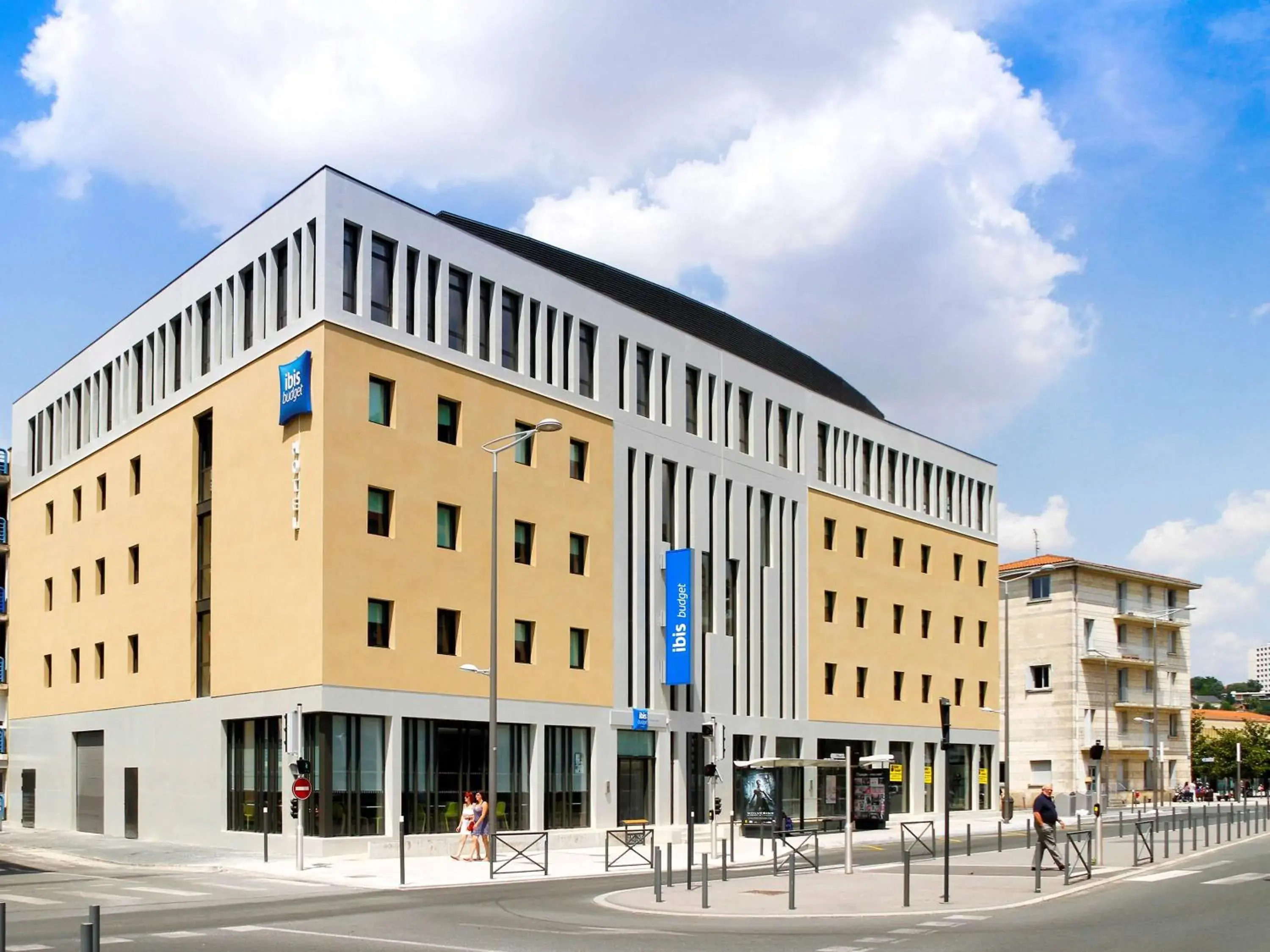 Property building in ibis budget Gare de Poitiers Property building in ibis budget Gare de Poitiers
