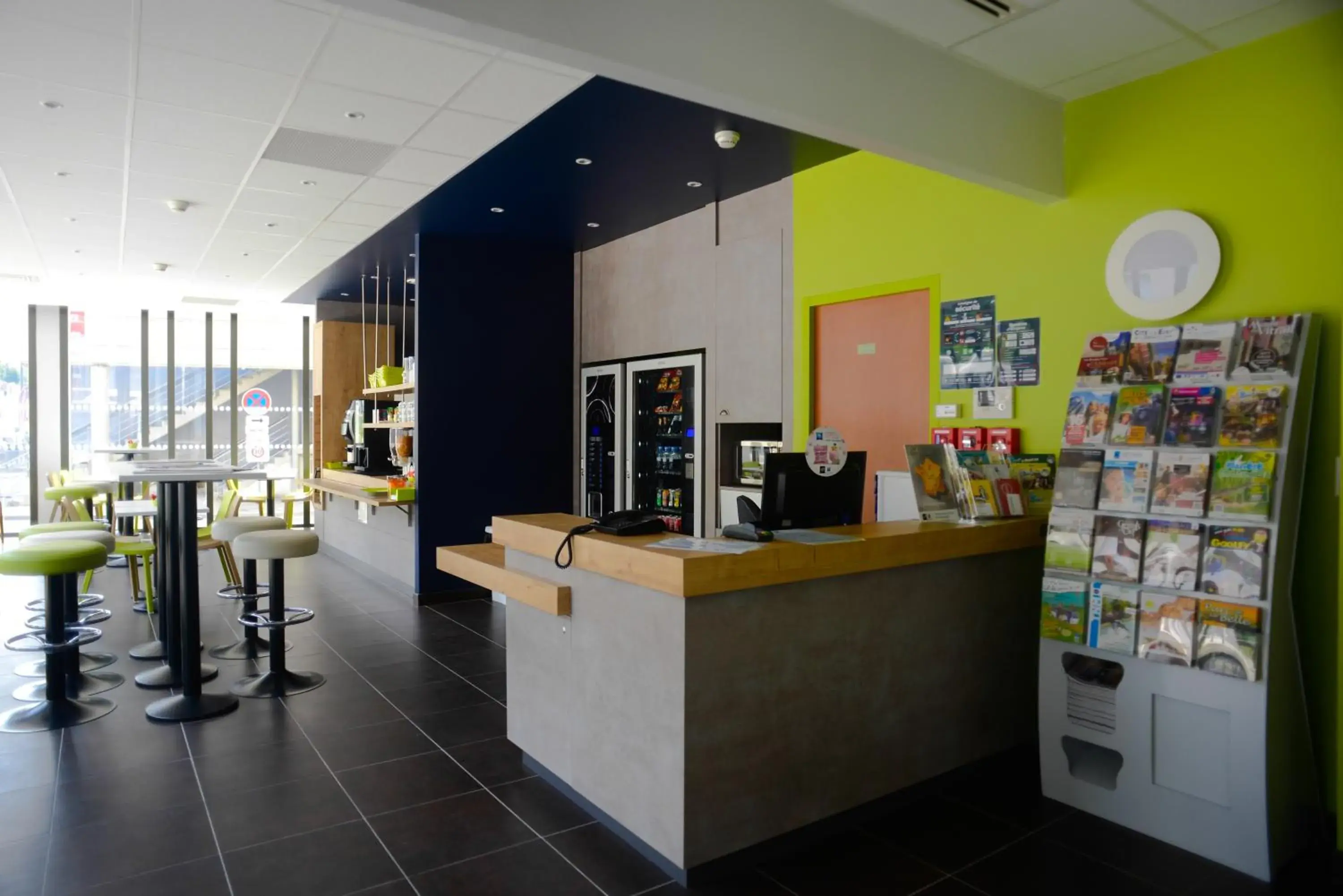 Lobby or reception in ibis budget Gare de Poitiers Lobby or reception in ibis budget Gare de Poitiers
