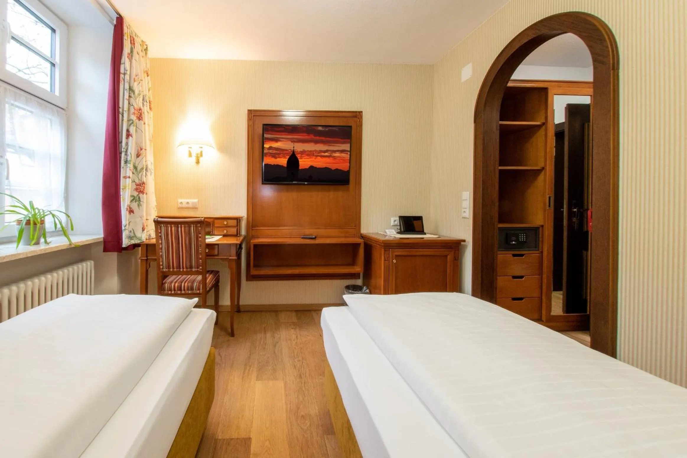 Photo of the whole room, Bed in Hotel Gasthof Post