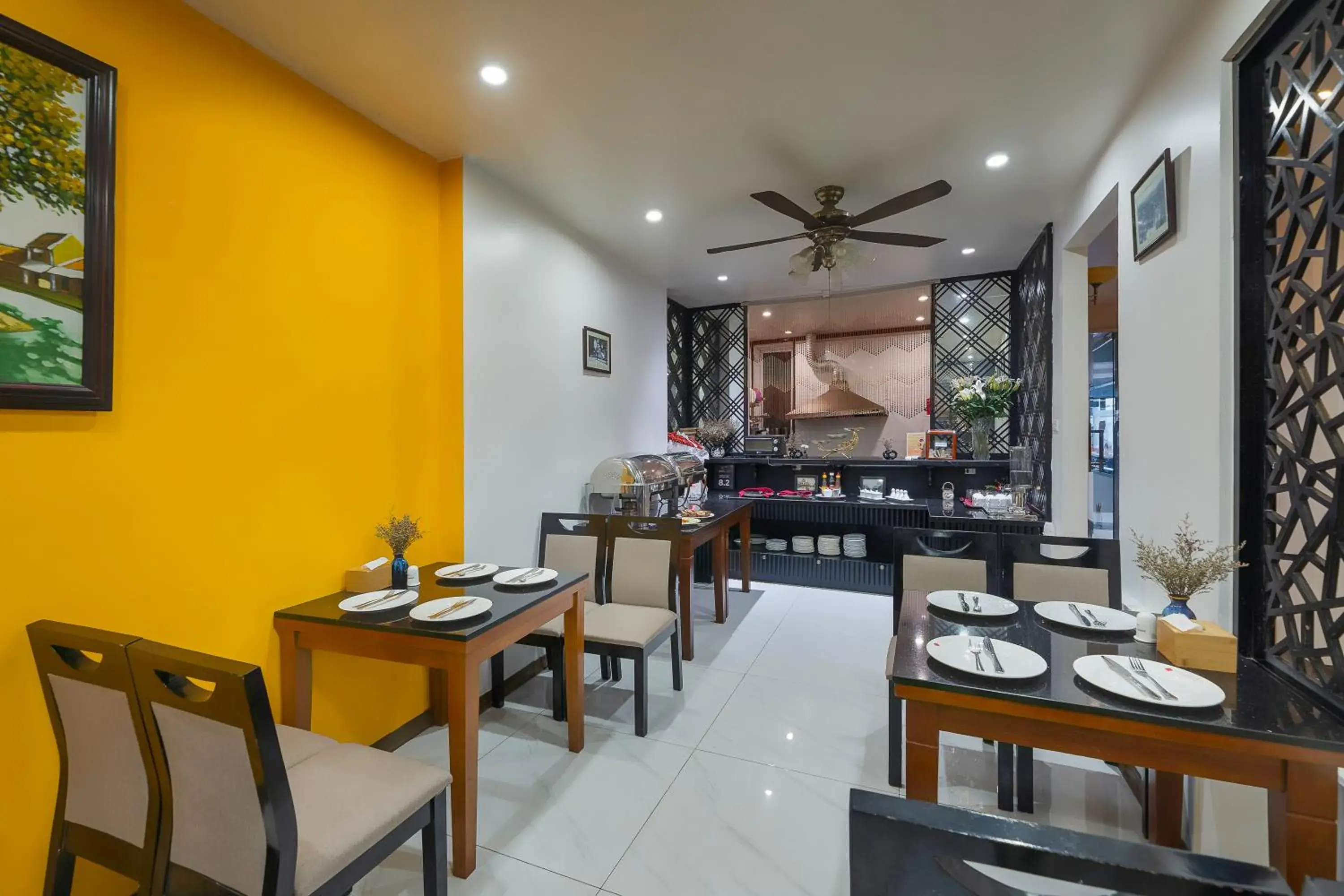 Restaurant/places to eat in Hanoi Starlight Boutique Hotel Restaurant/places to eat in Hanoi Starlight Boutique Hotel