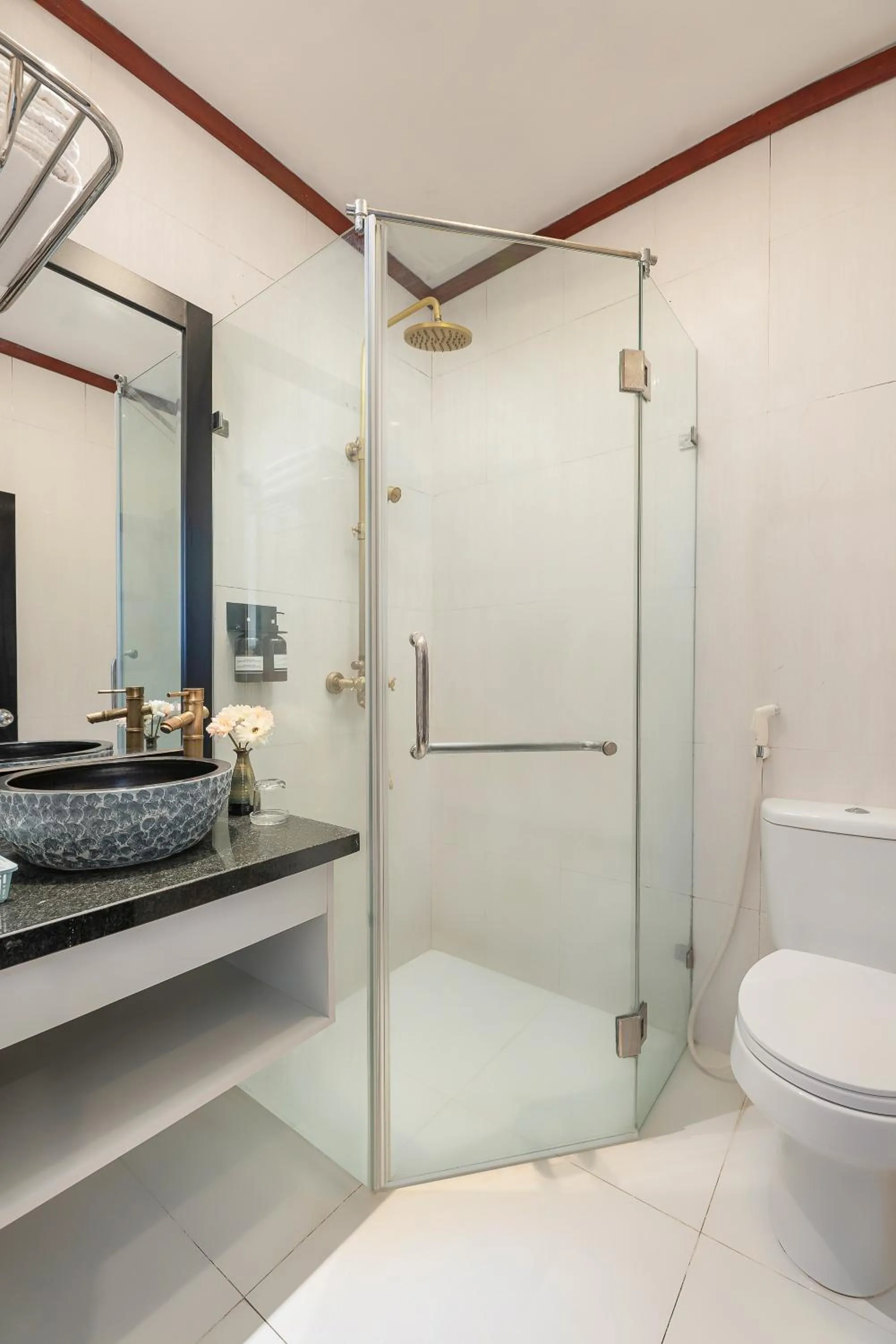 Shower in Hanoi Starlight Boutique Hotel