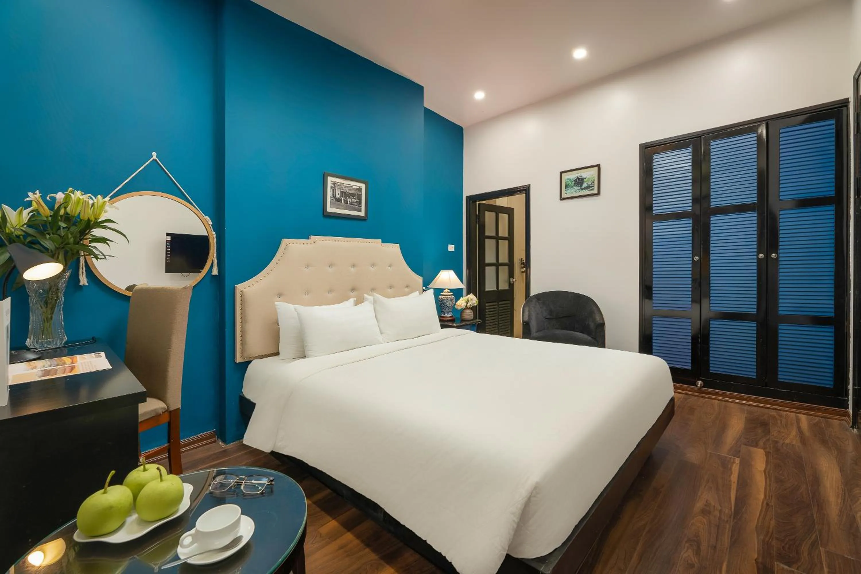 Photo of the whole room, Bed in Hanoi Starlight Boutique Hotel