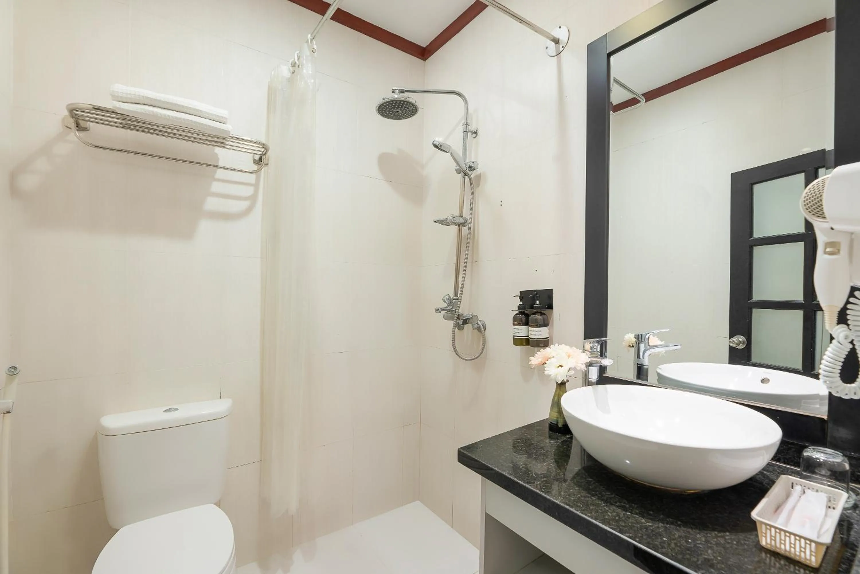 Toilet in Hanoi Starlight Boutique Hotel