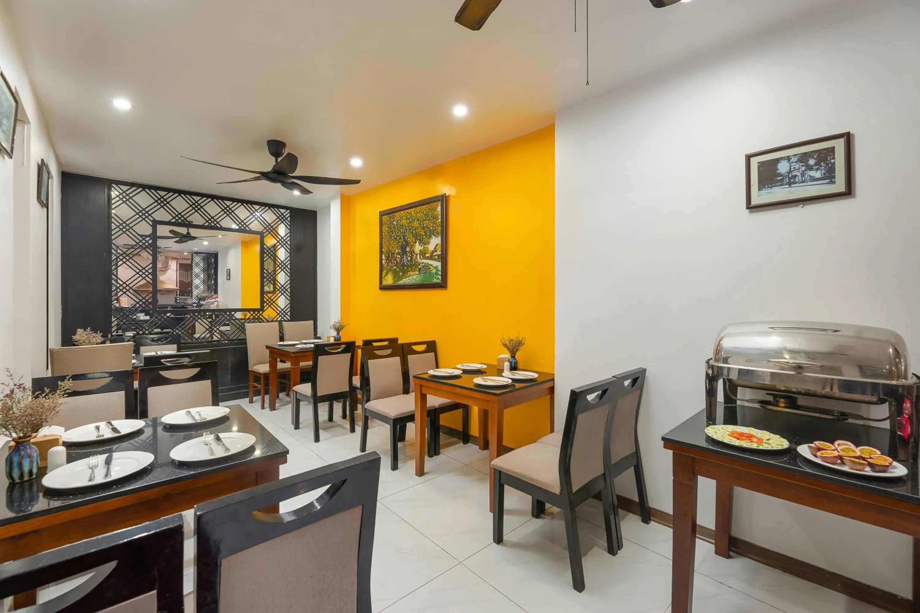 Restaurant/places to eat in Hanoi Starlight Boutique Hotel
