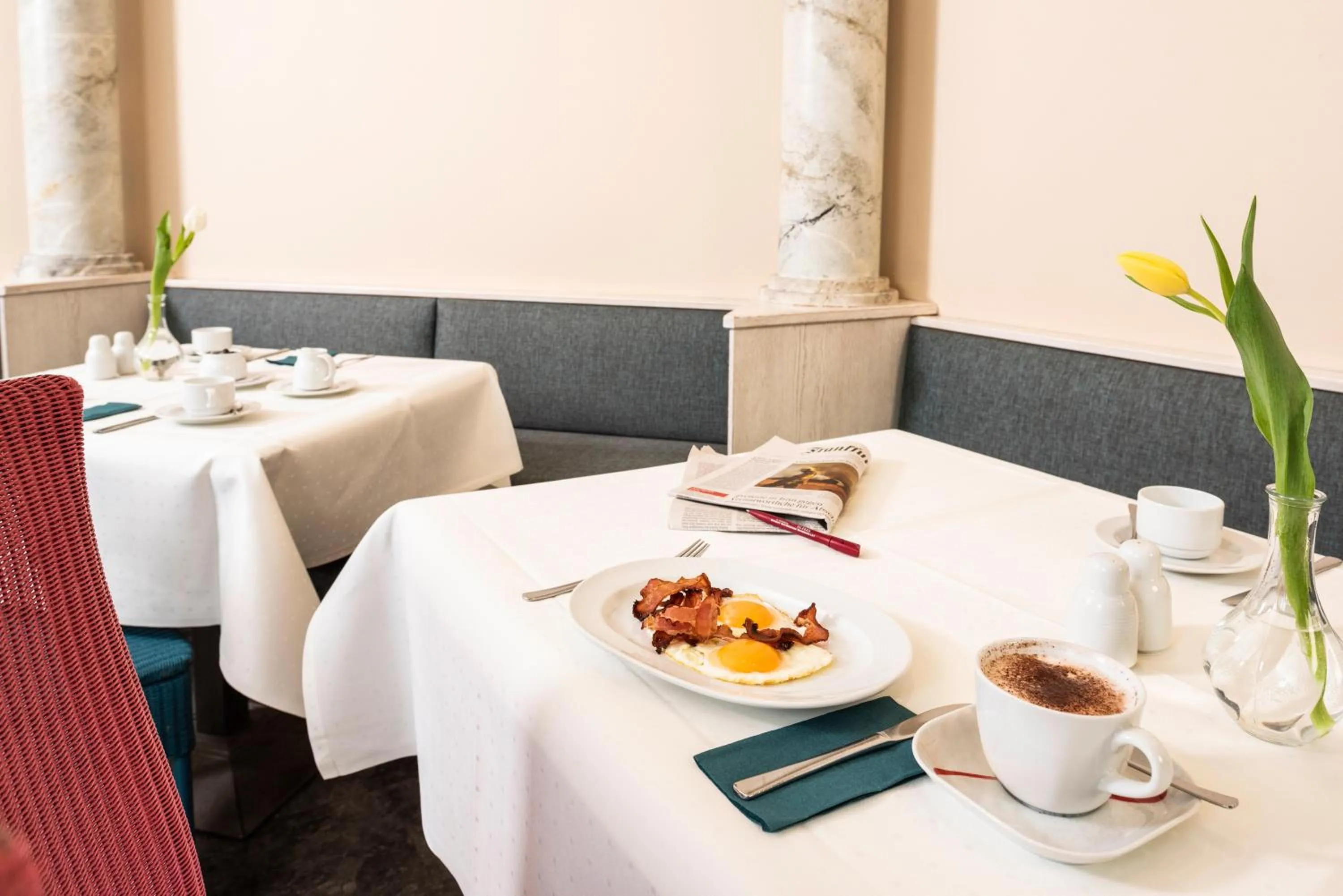 Breakfast in ARVENA Kongress Hotel - Hotel in der Wagnerstadt