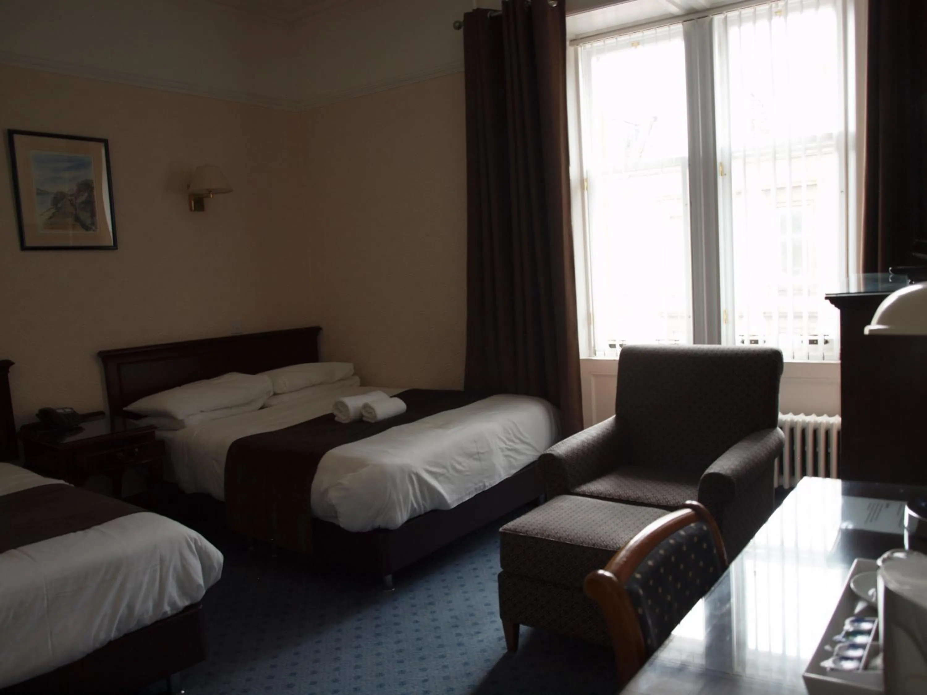 Photo of the whole room, Bed in Argyll Arms Hotel