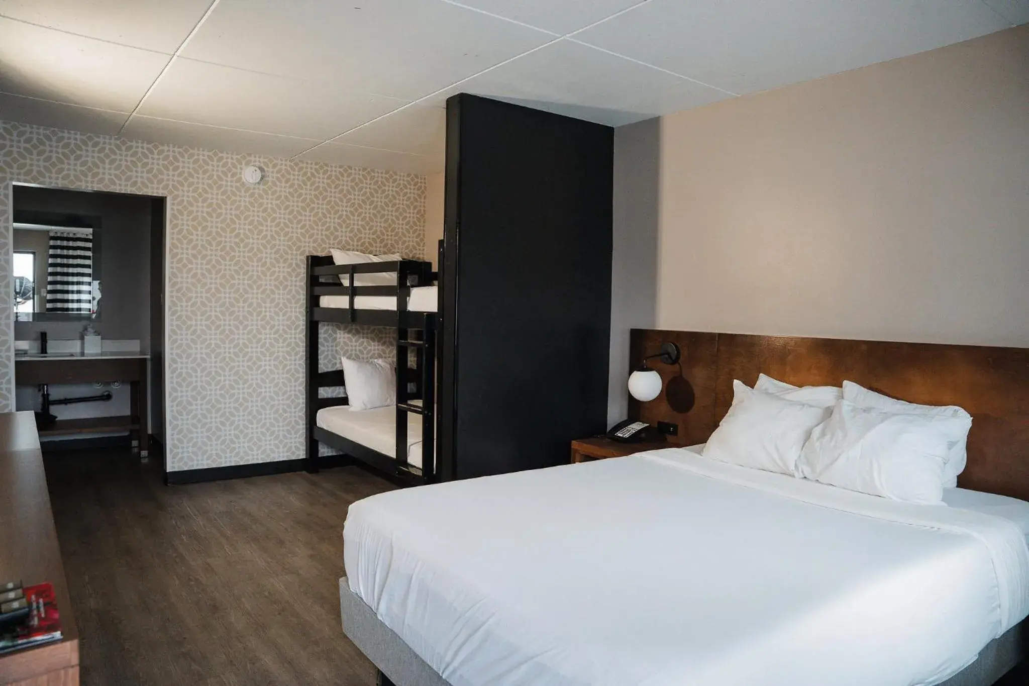 Bedroom, Bed in Dutch Wonderland Inn Bedroom, Bed in Dutch Wonderland Inn