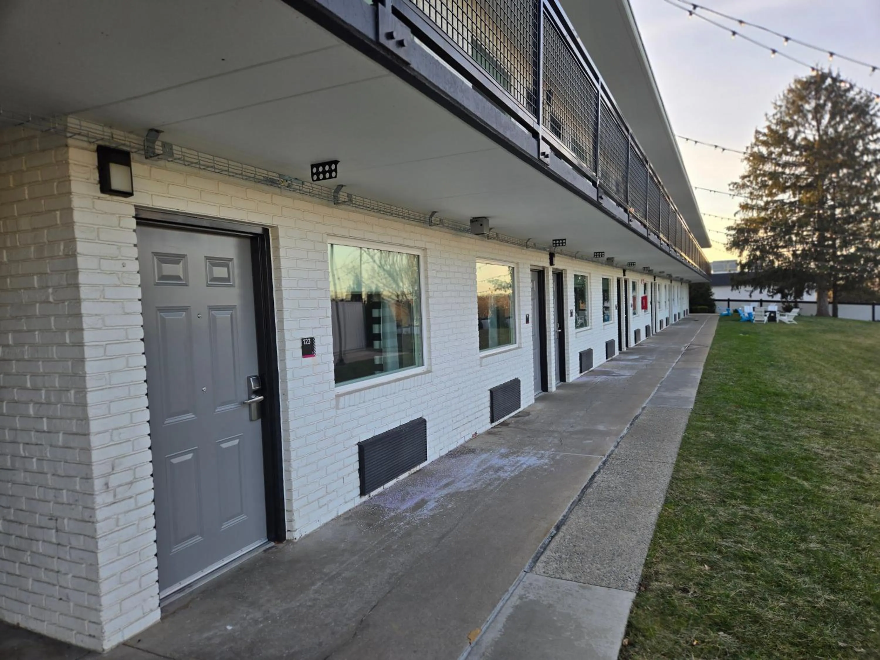 Property building in Dutch Wonderland Inn