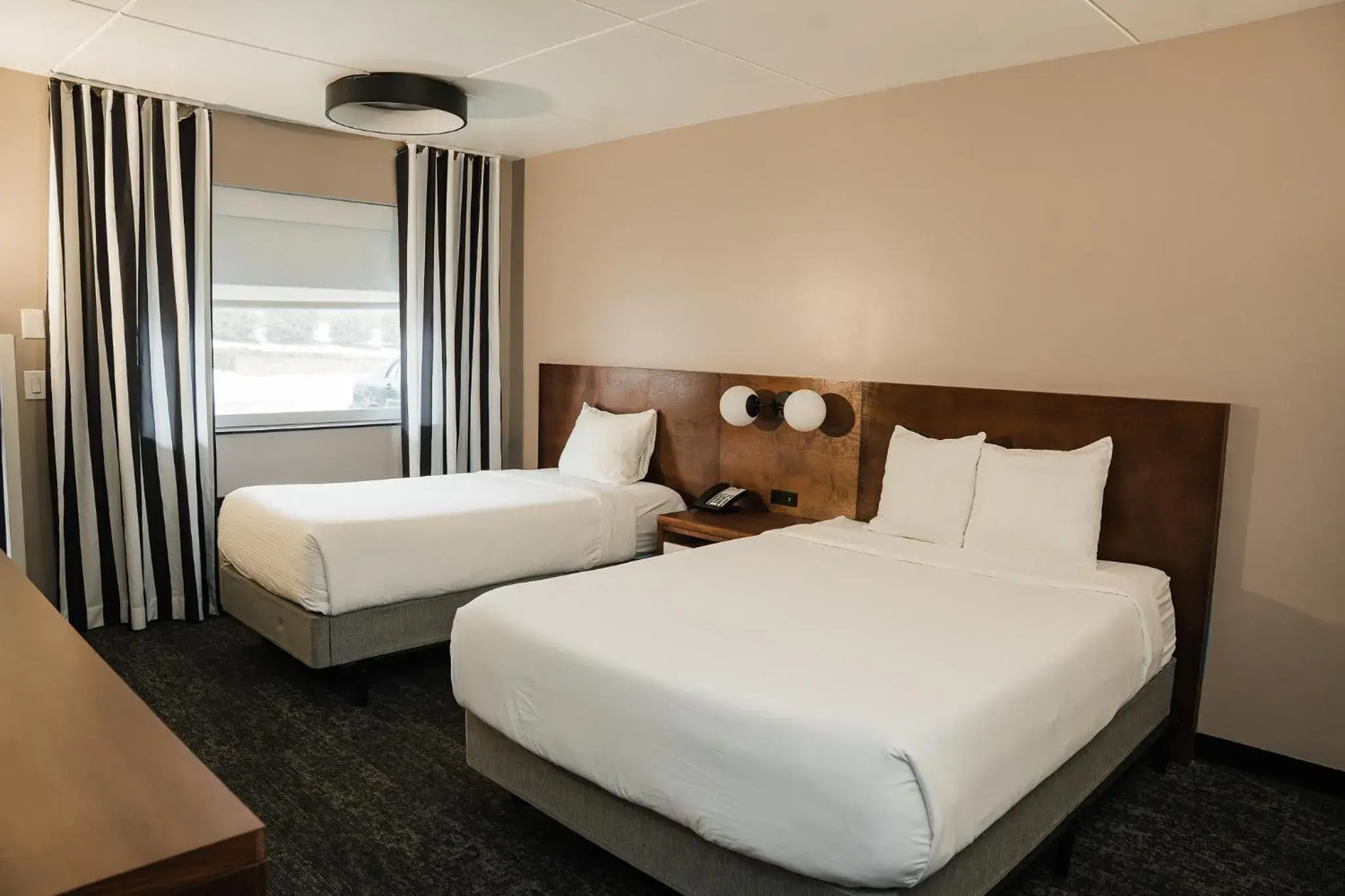 Bed in Dutch Wonderland Inn Bed in Dutch Wonderland Inn