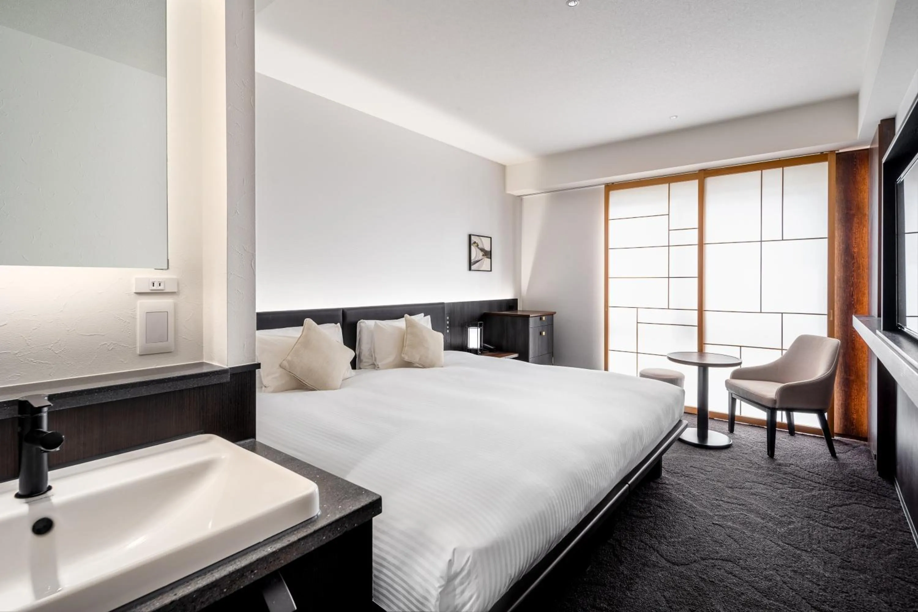 Photo of the whole room, Bed in Mitsui Garden Hotel Kyoto Kawaramachi Jokyoji